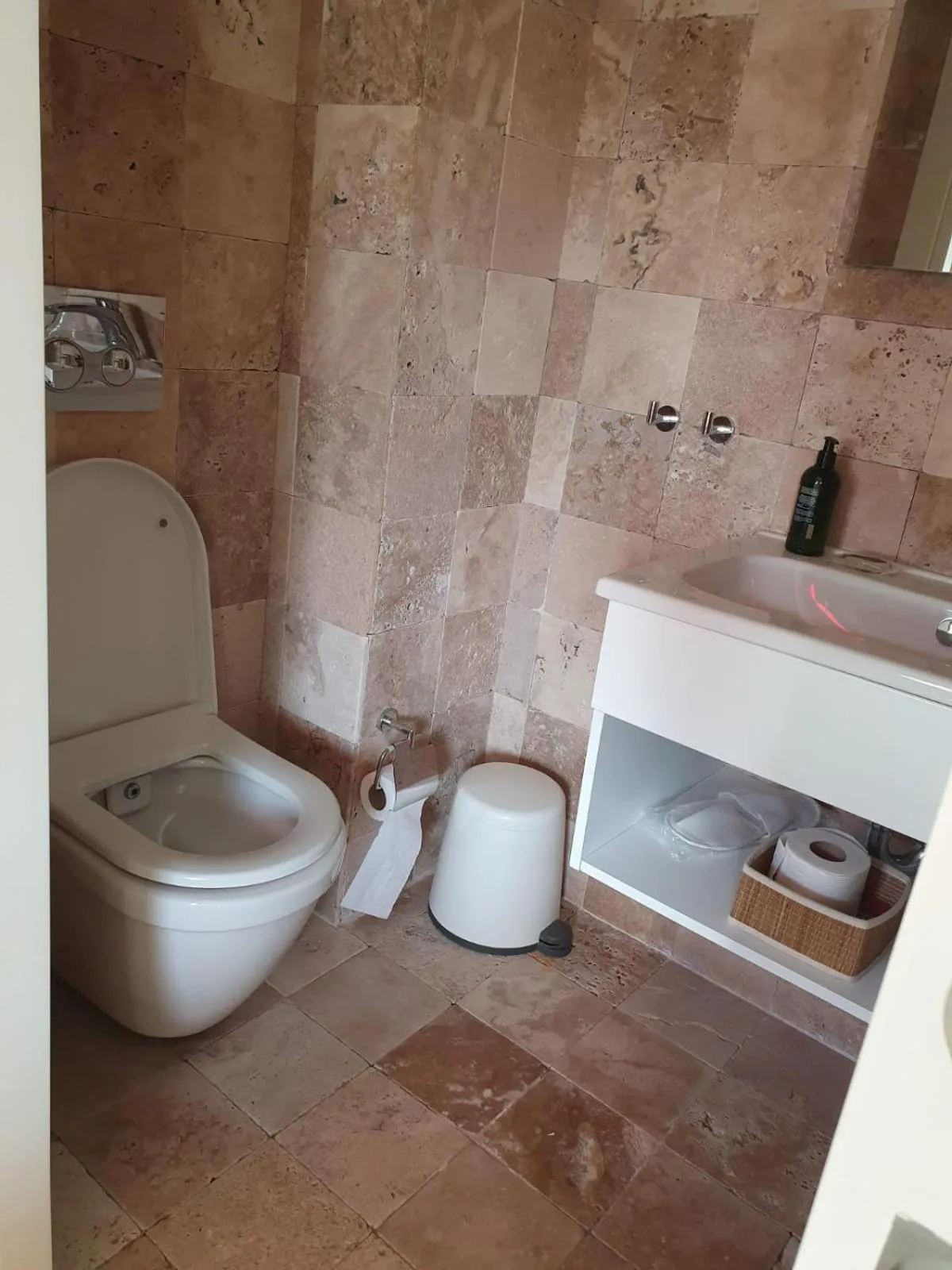 Bathroom in Teos Lodge Pansiyon