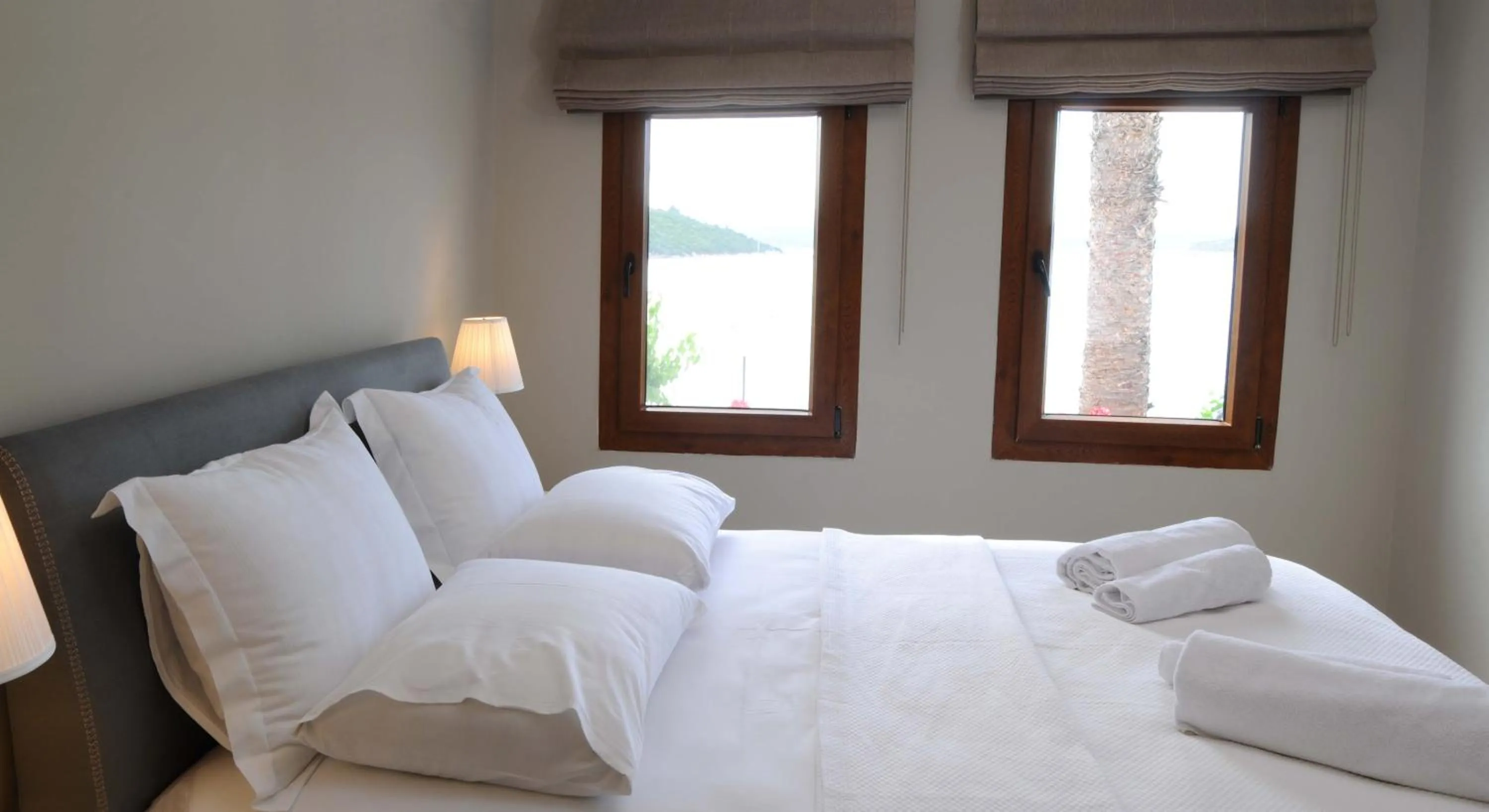 Off site, Bed in Teos Lodge Pansiyon