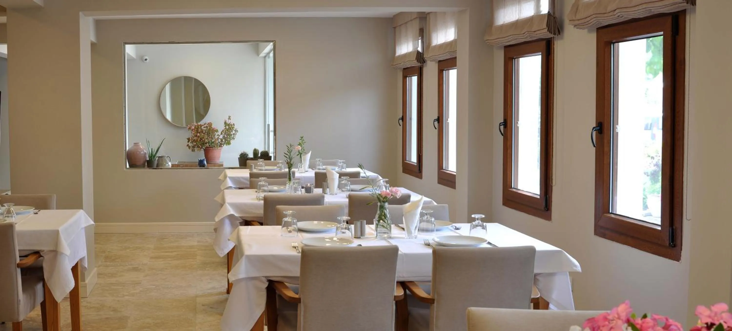 Restaurant/places to eat in Teos Lodge Pansiyon