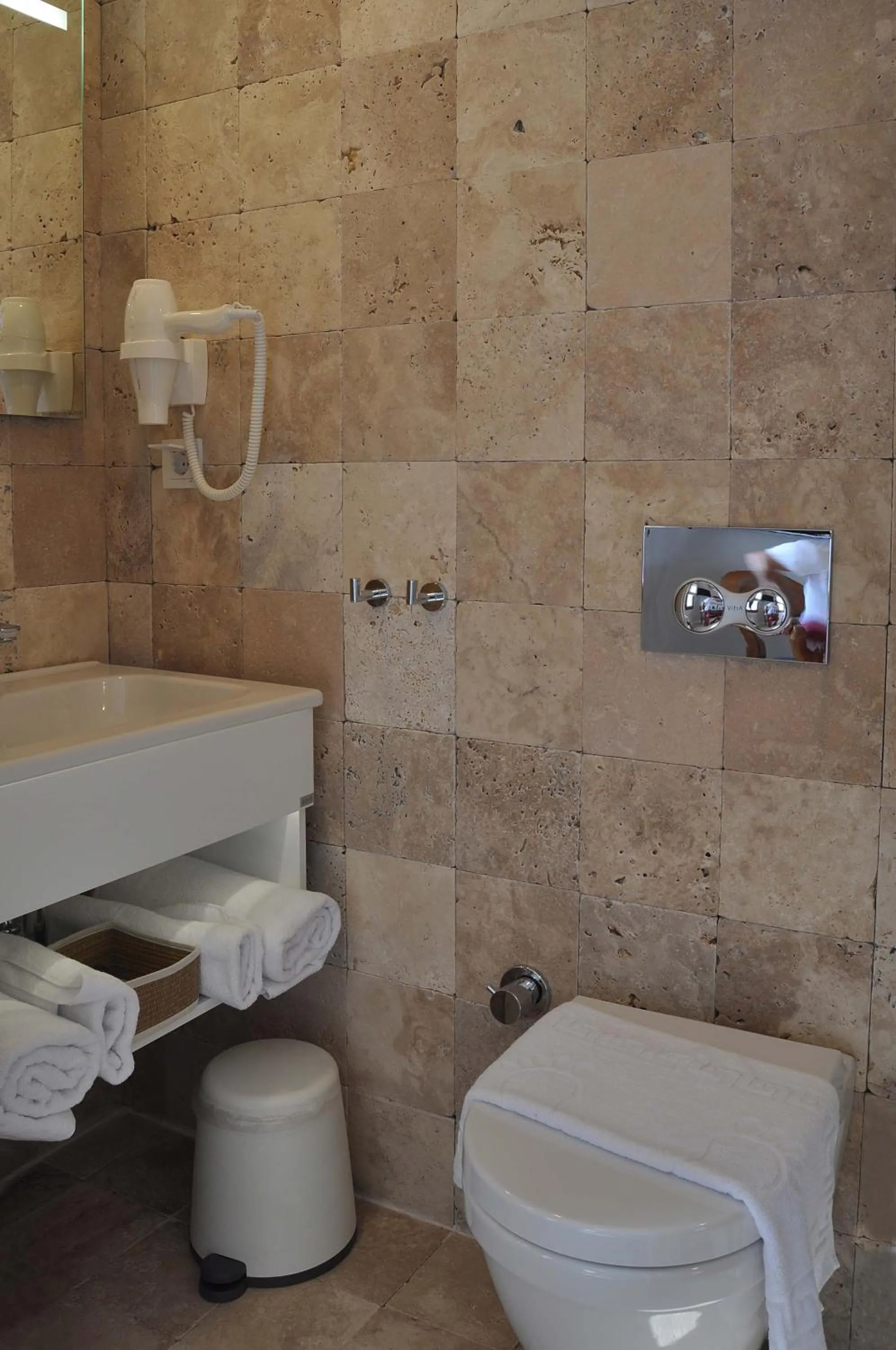 Bathroom in Teos Lodge Pansiyon