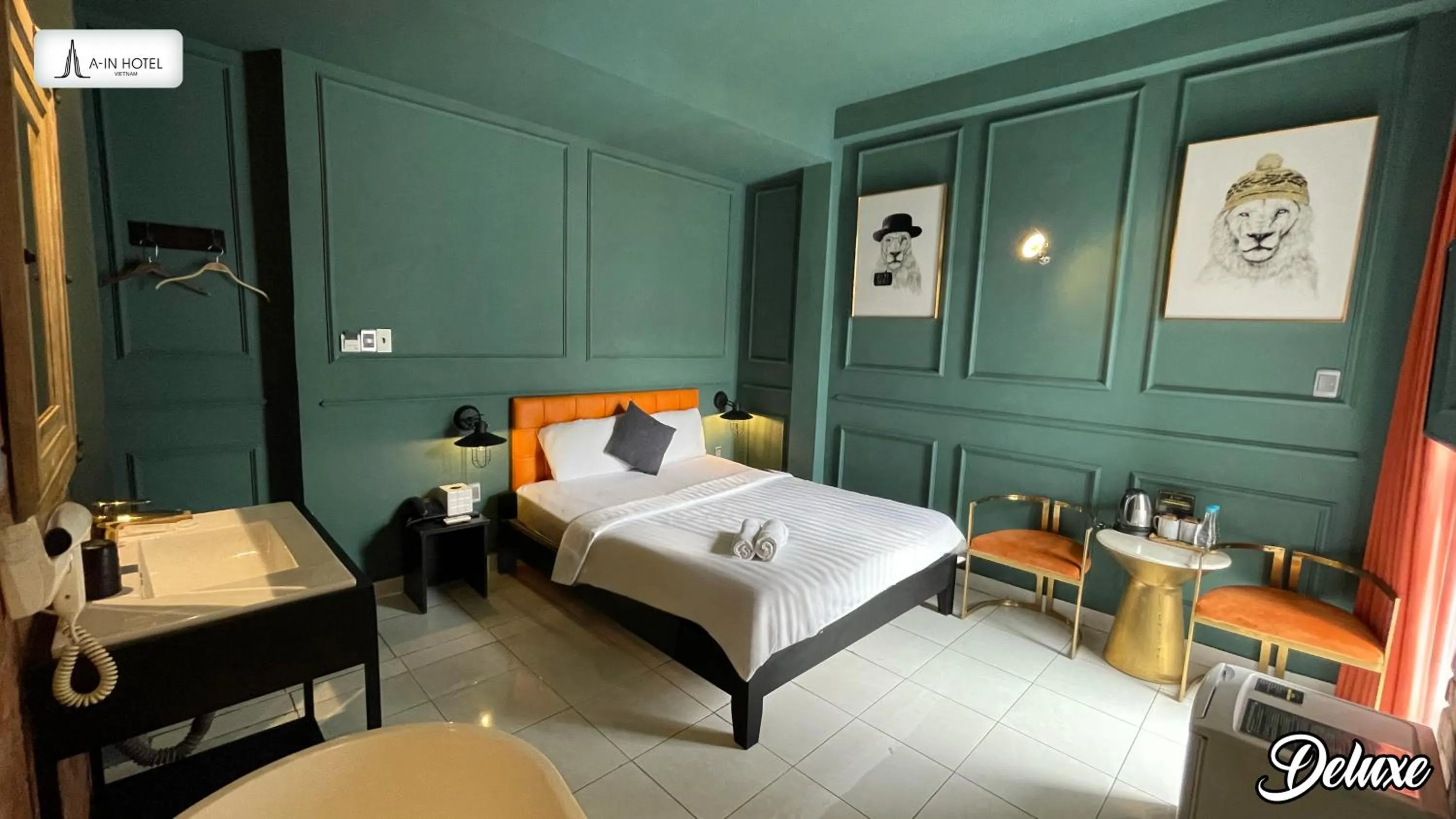 Photo of the whole room, Bed in A In Hotel Glamour