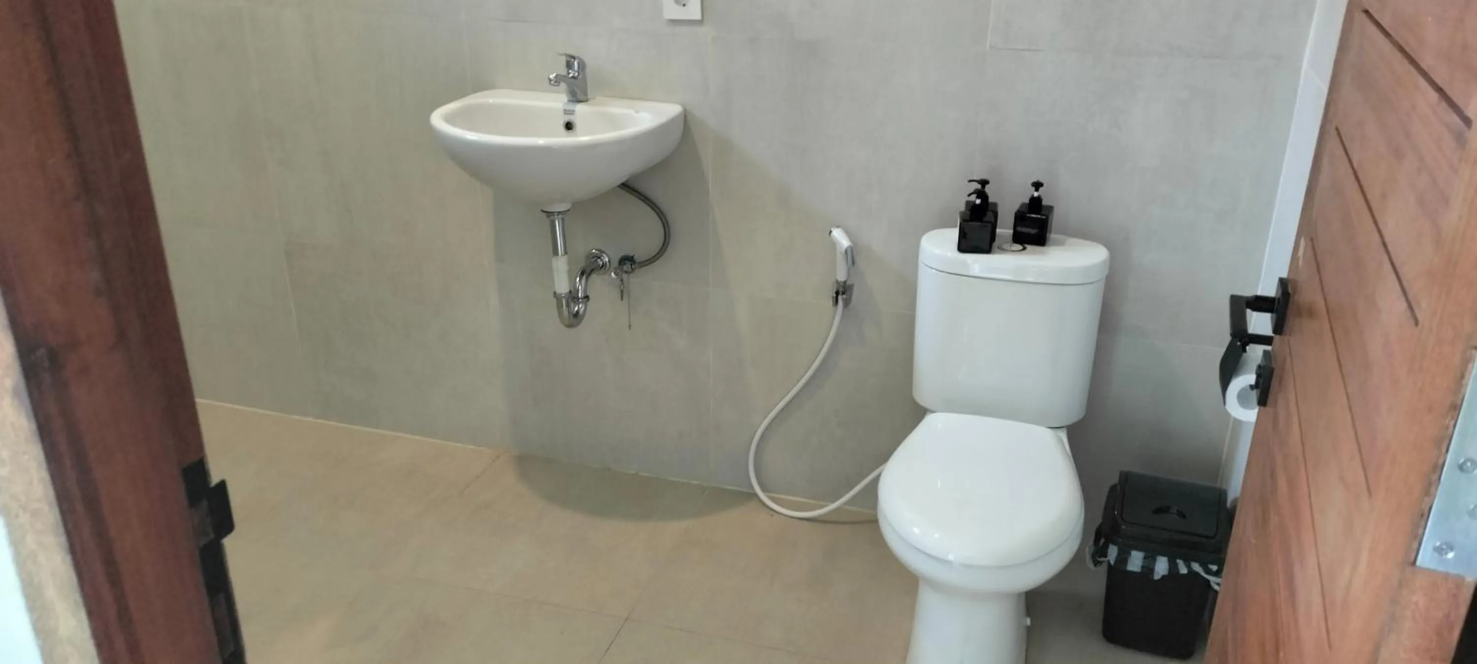 Toilet in Trawangan Oasis