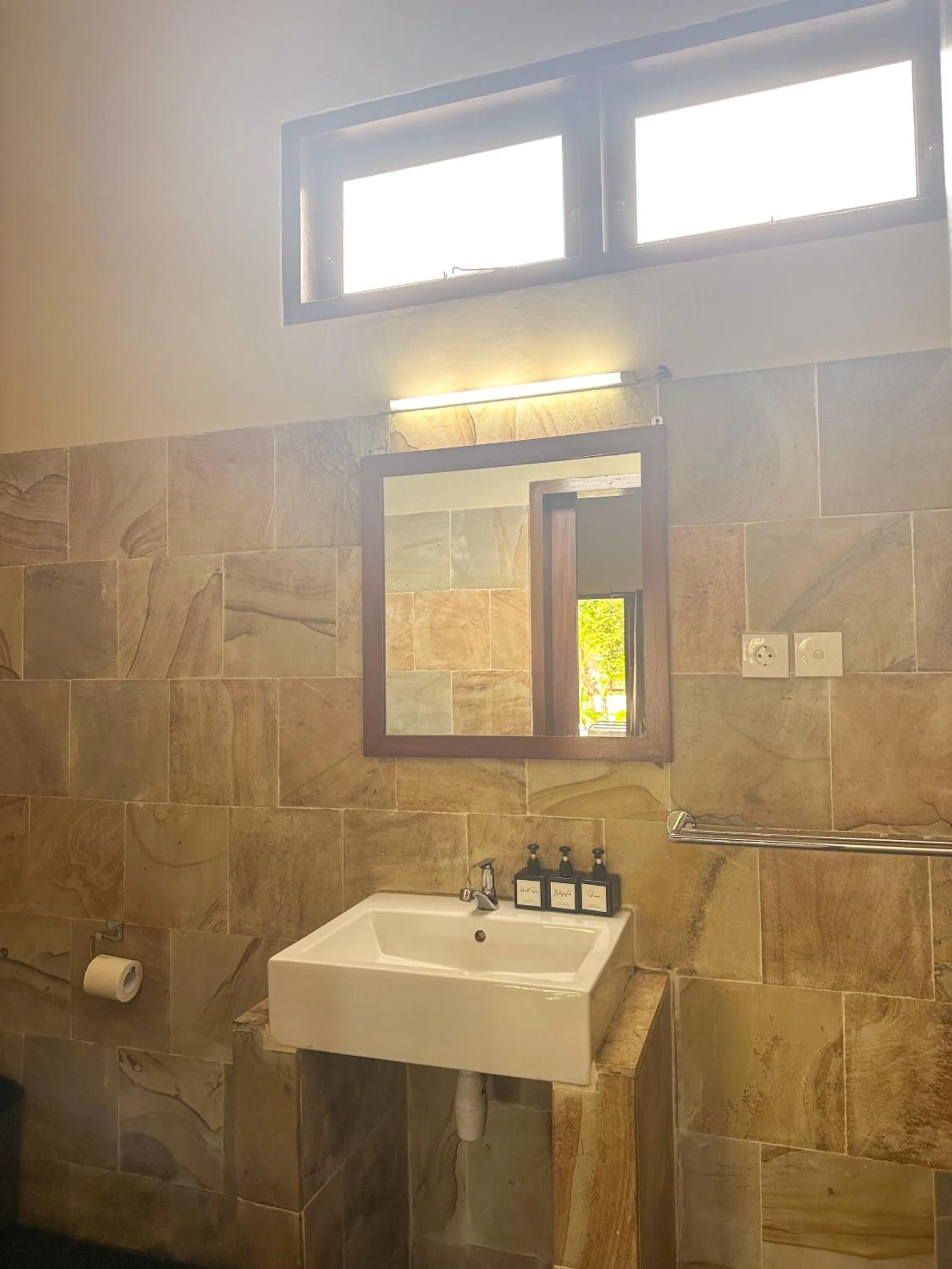 Bathroom in Trawangan Oasis