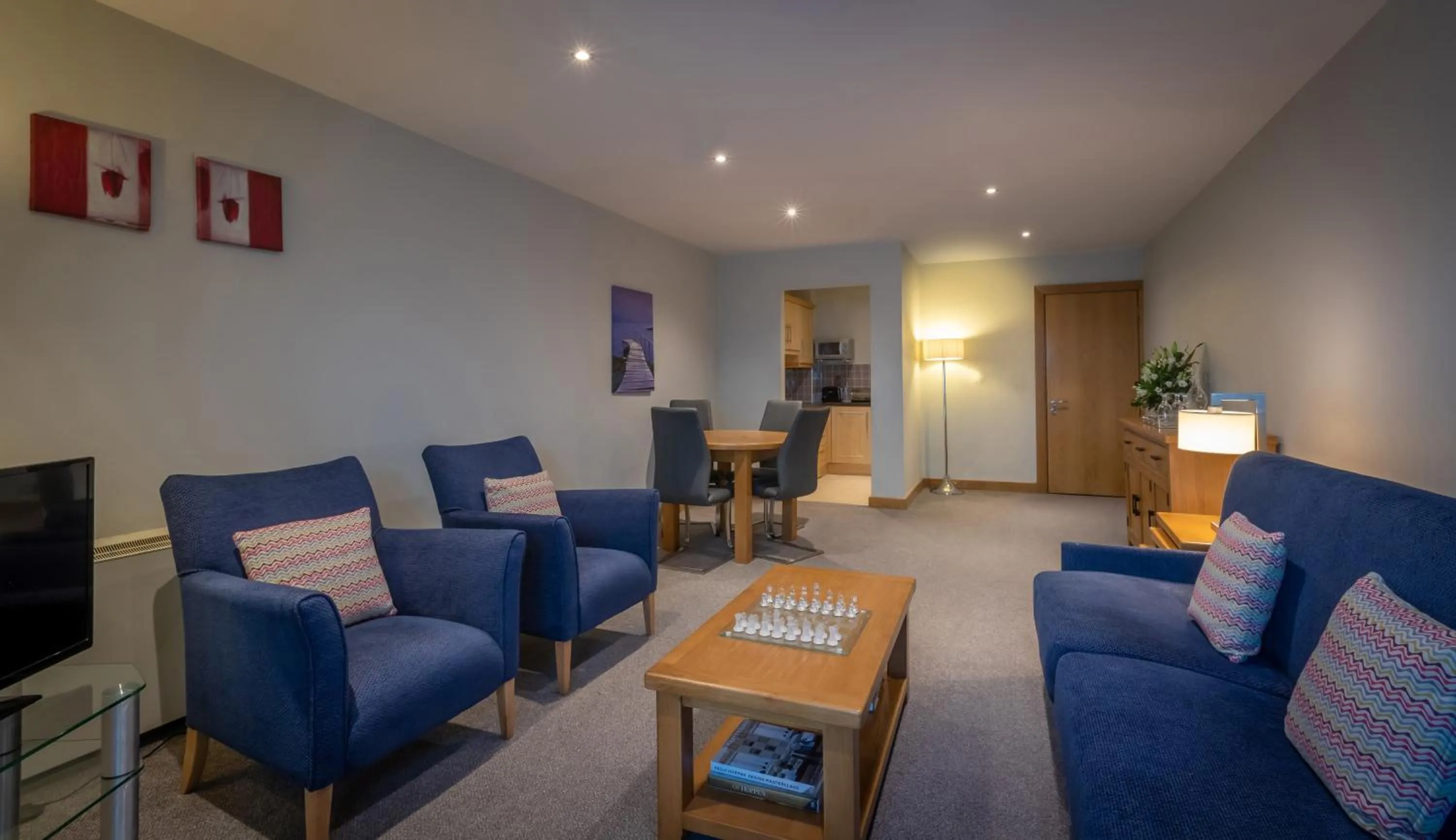 TV and multimedia in Westgrove Hotel