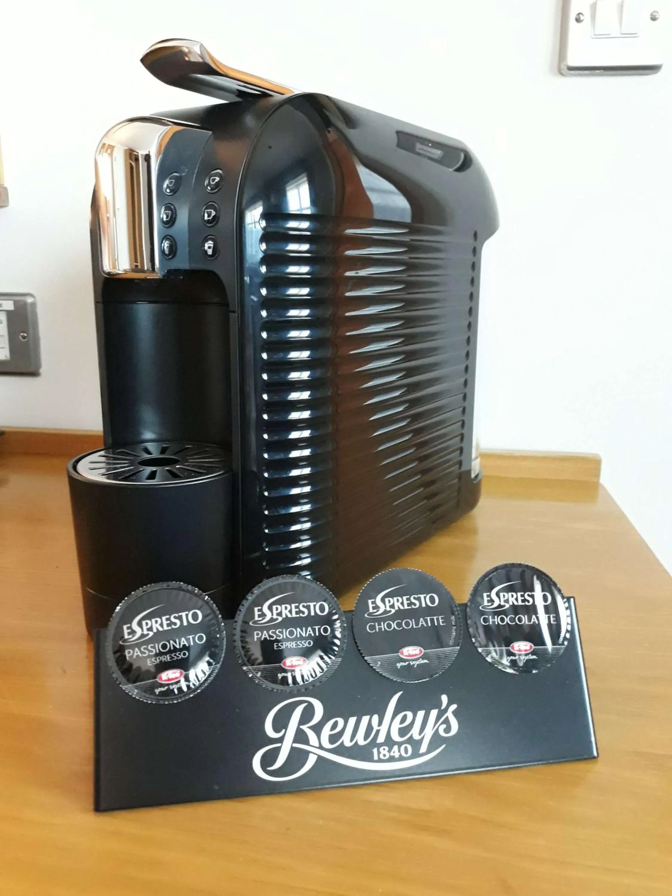 Coffee/tea facilities in Westgrove Hotel