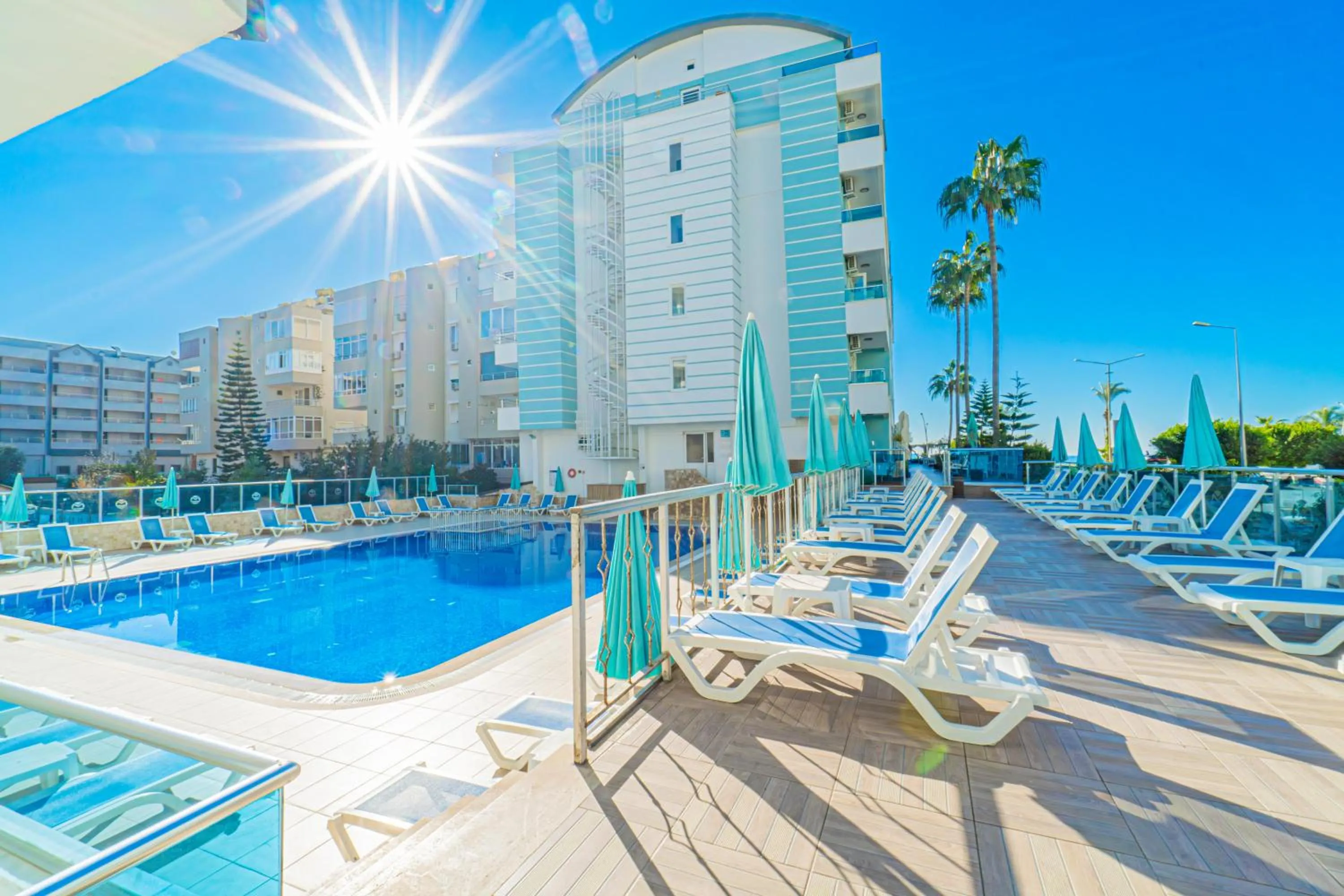 Swimming pool in Mesut Hotel