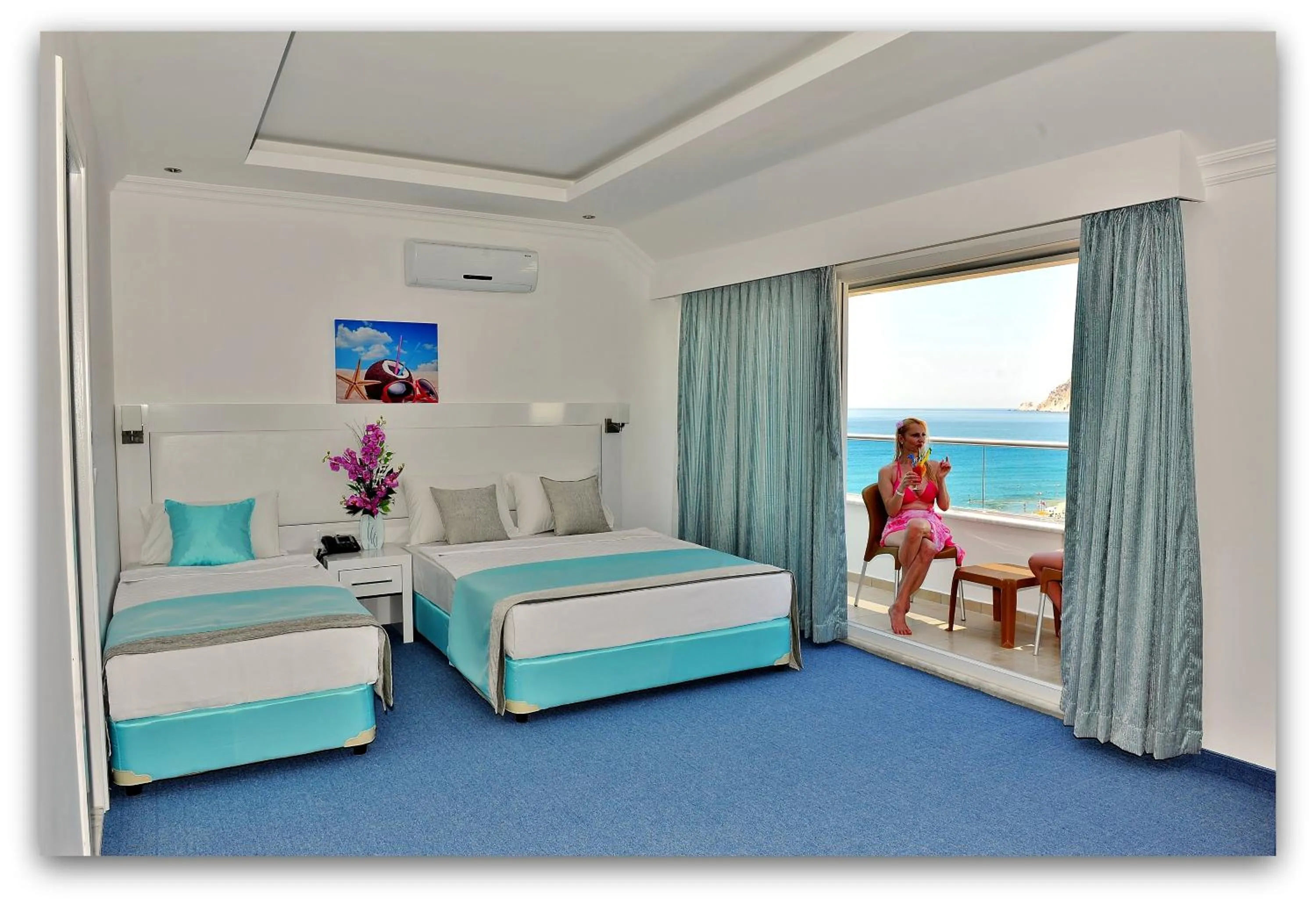 Photo of the whole room in Mesut Hotel