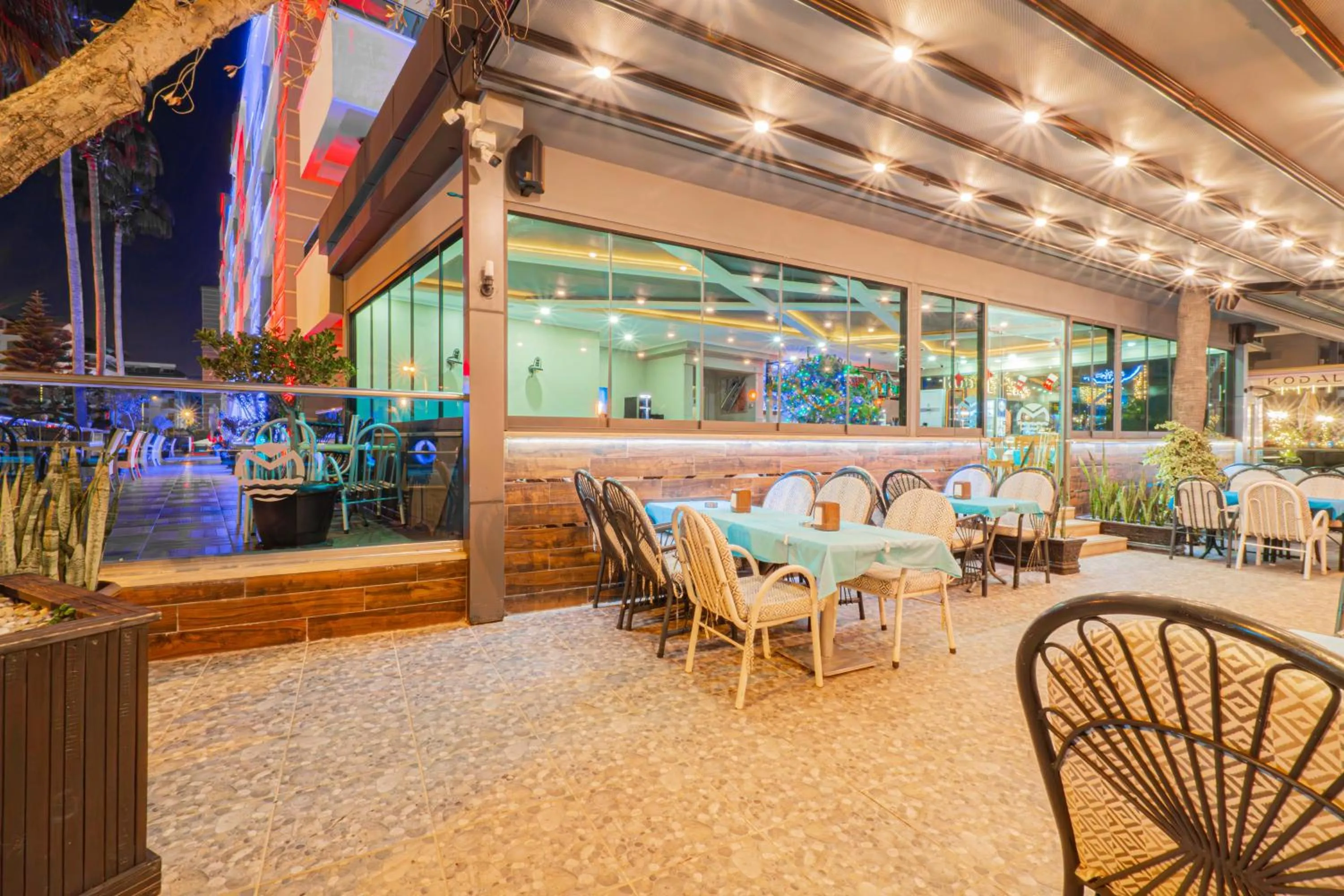 Restaurant/places to eat in Mesut Hotel