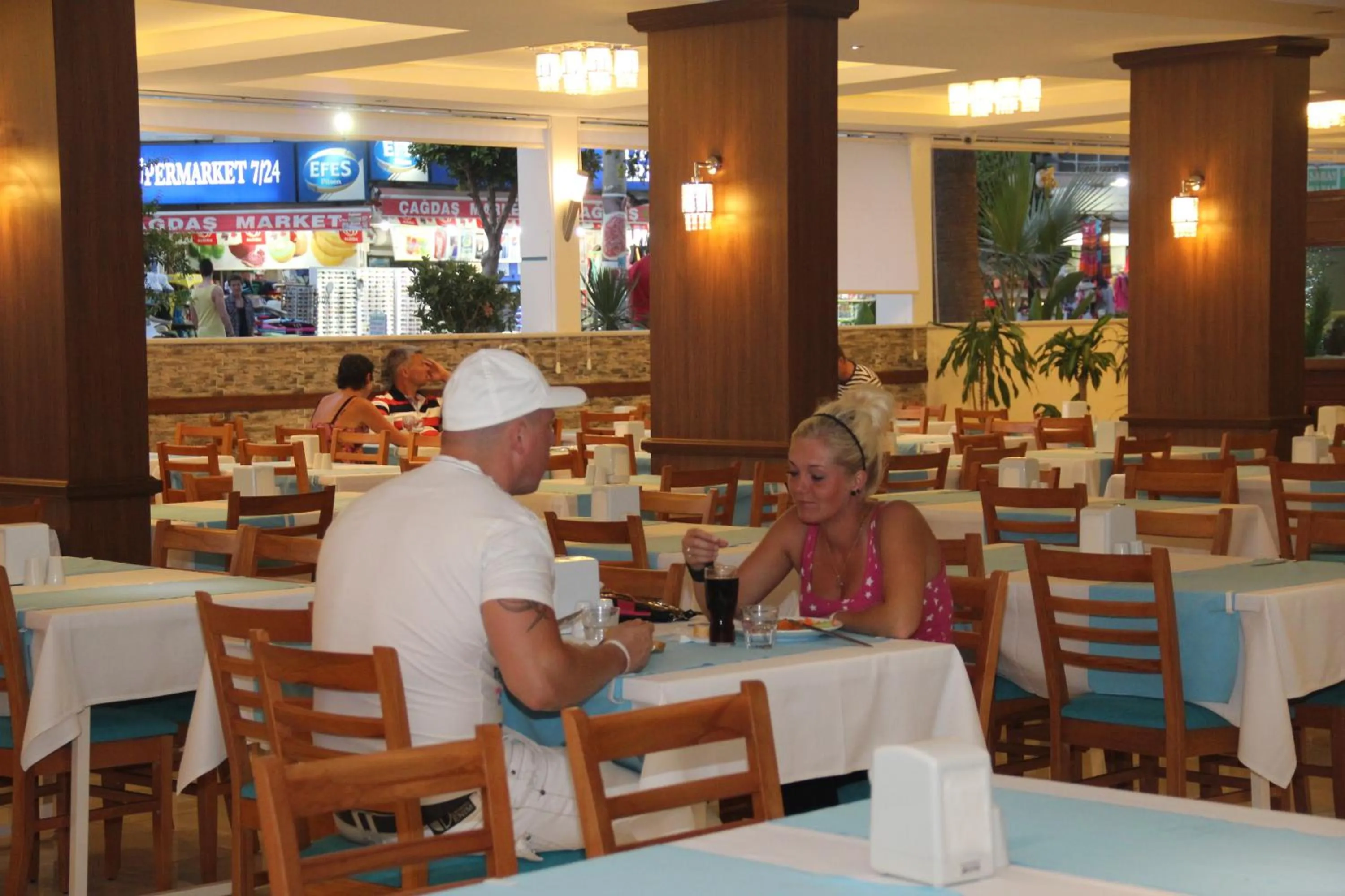 Restaurant/places to eat in Mesut Hotel