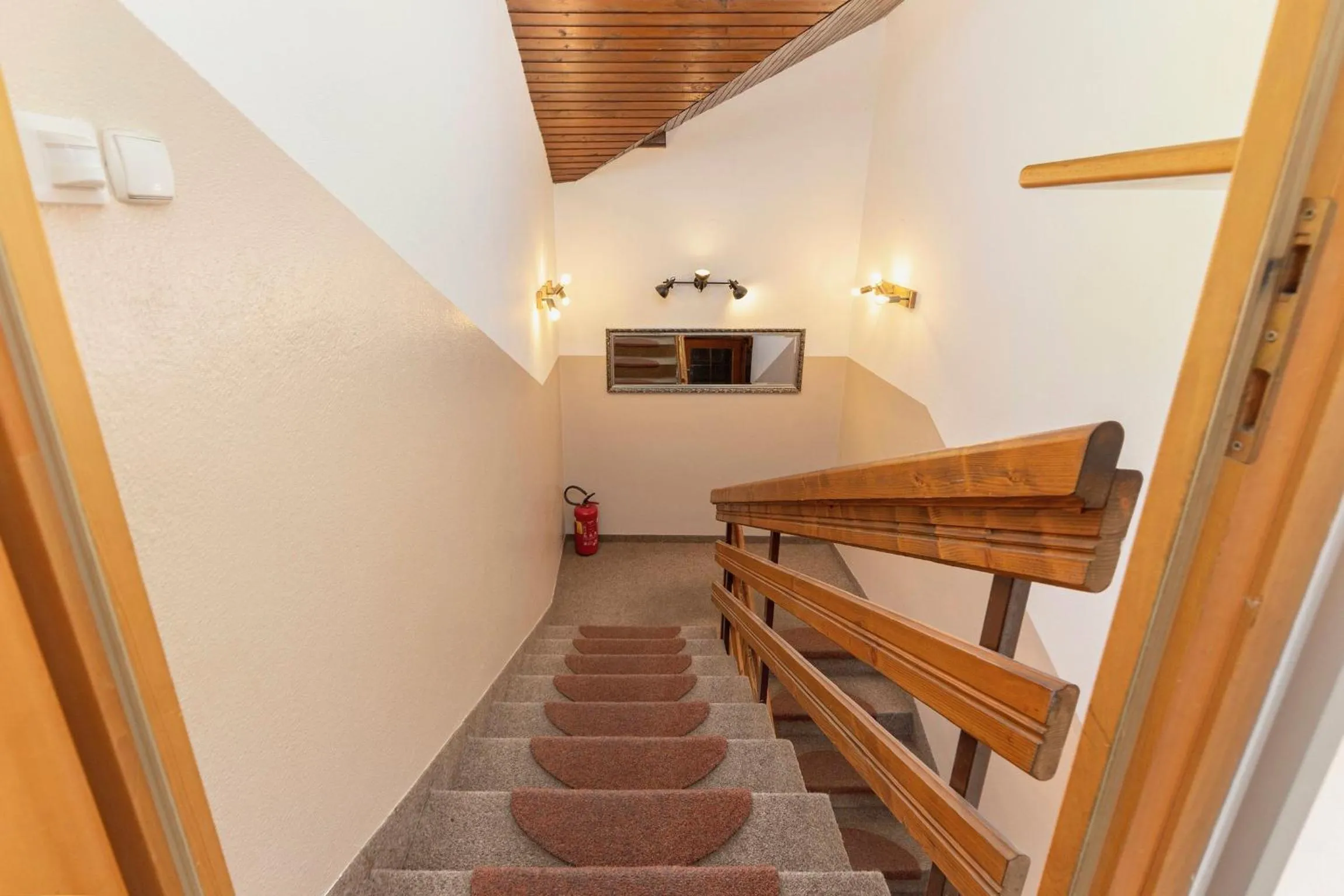 Property building in Gostilna Logar