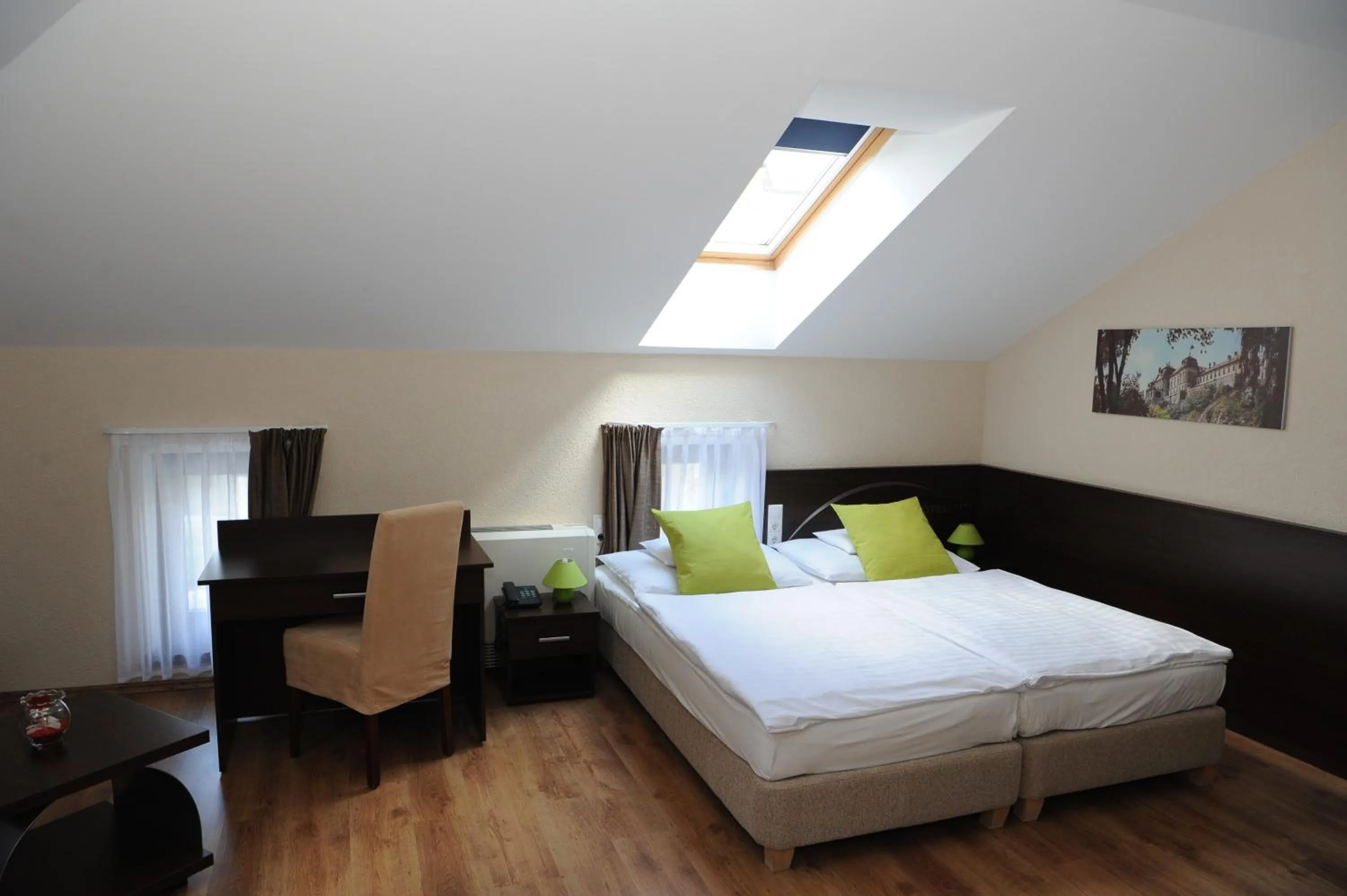 Bed in Ezüsthíd Hotel