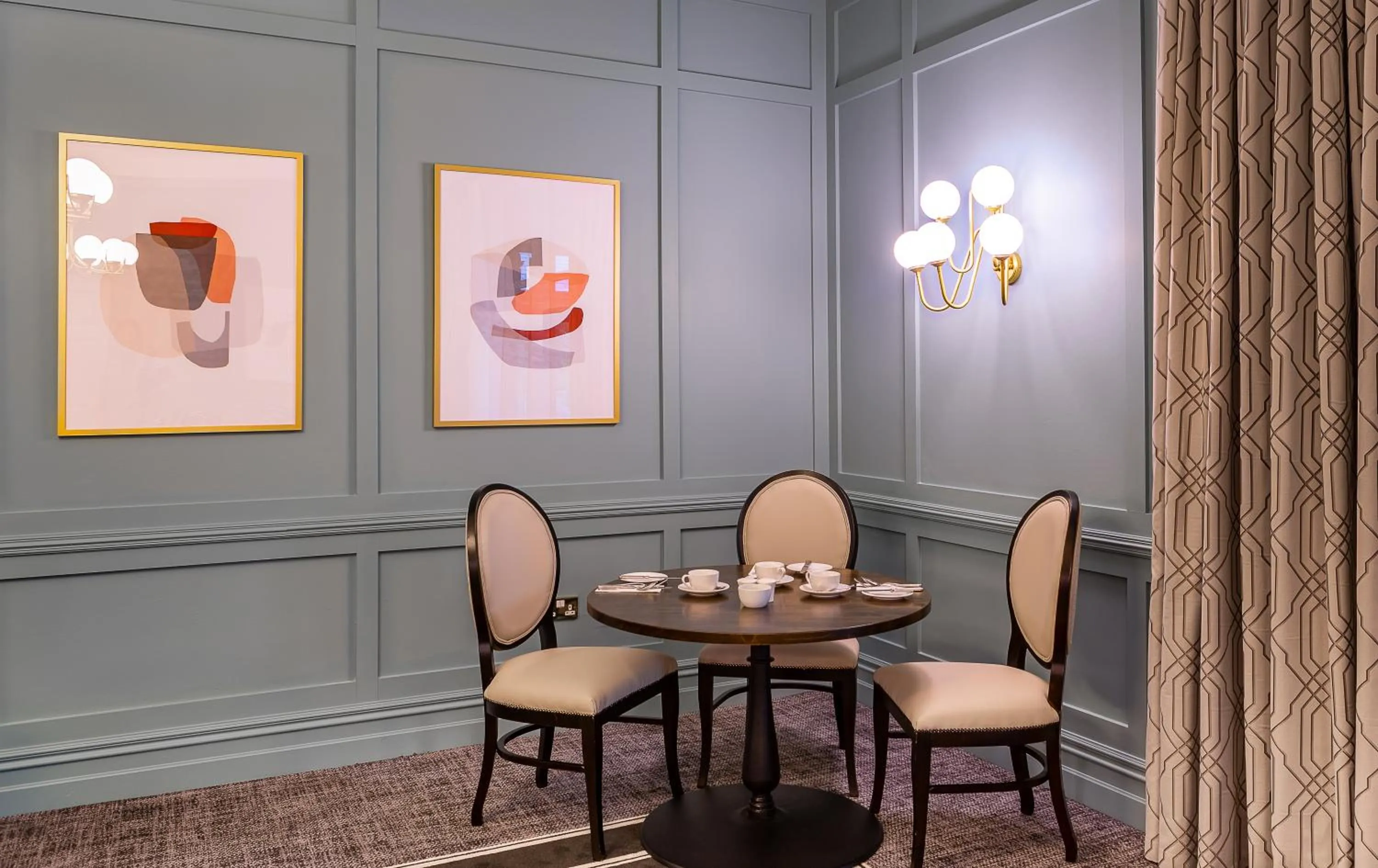 Restaurant/places to eat in The Heritage