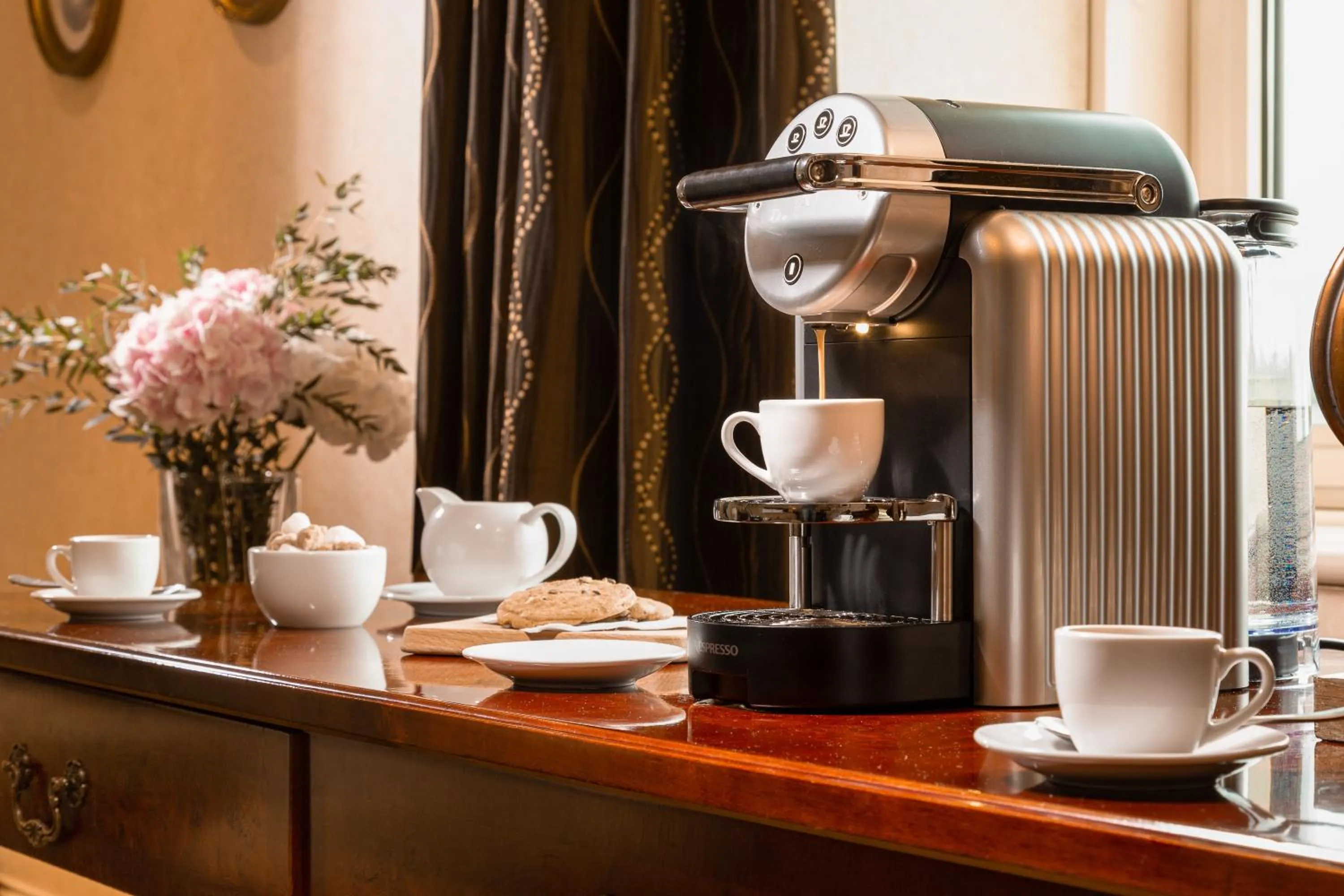 Coffee/tea facilities in The Heritage