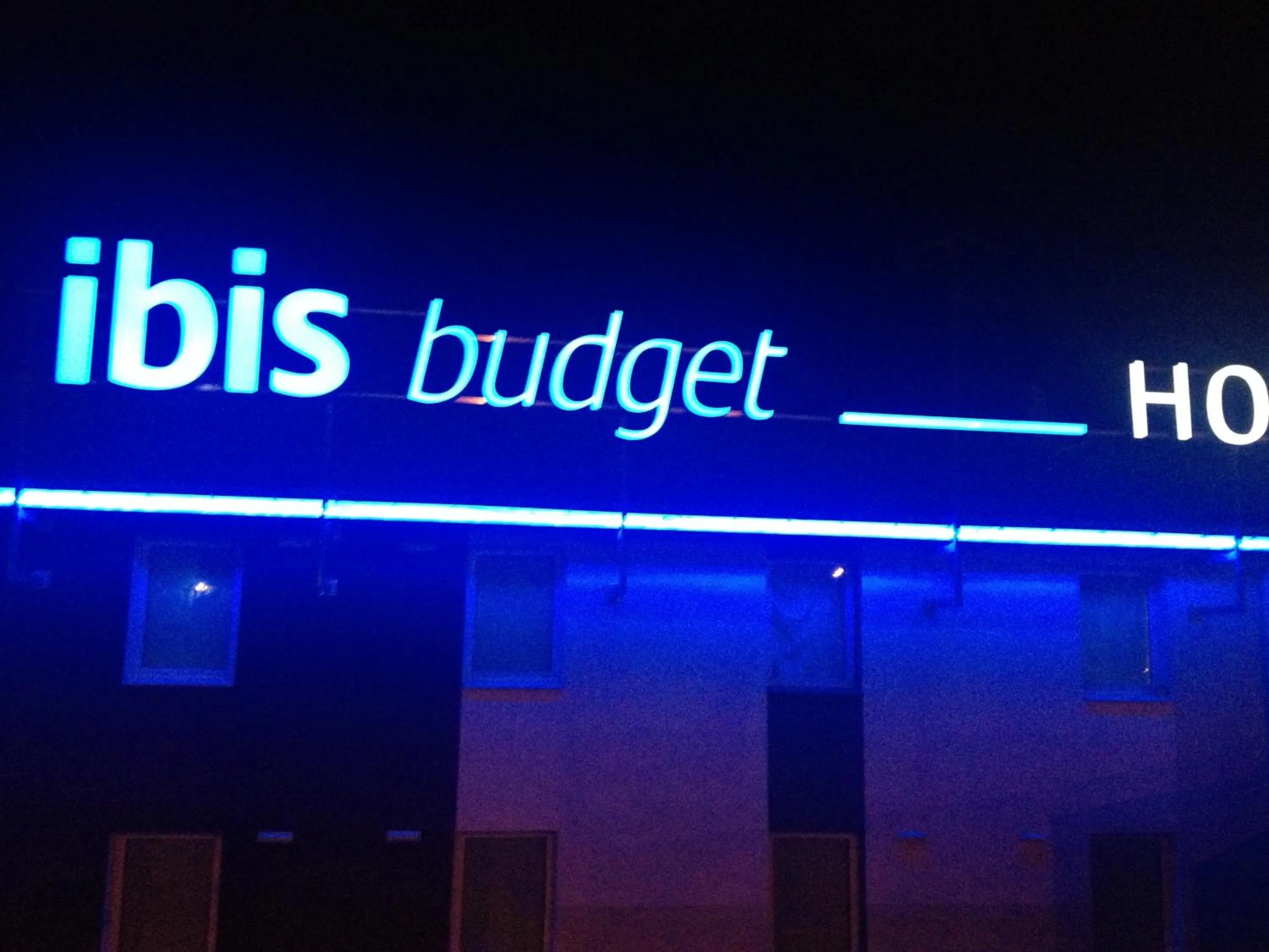 Property logo or sign in ibis budget Besançon Ecole Valentin