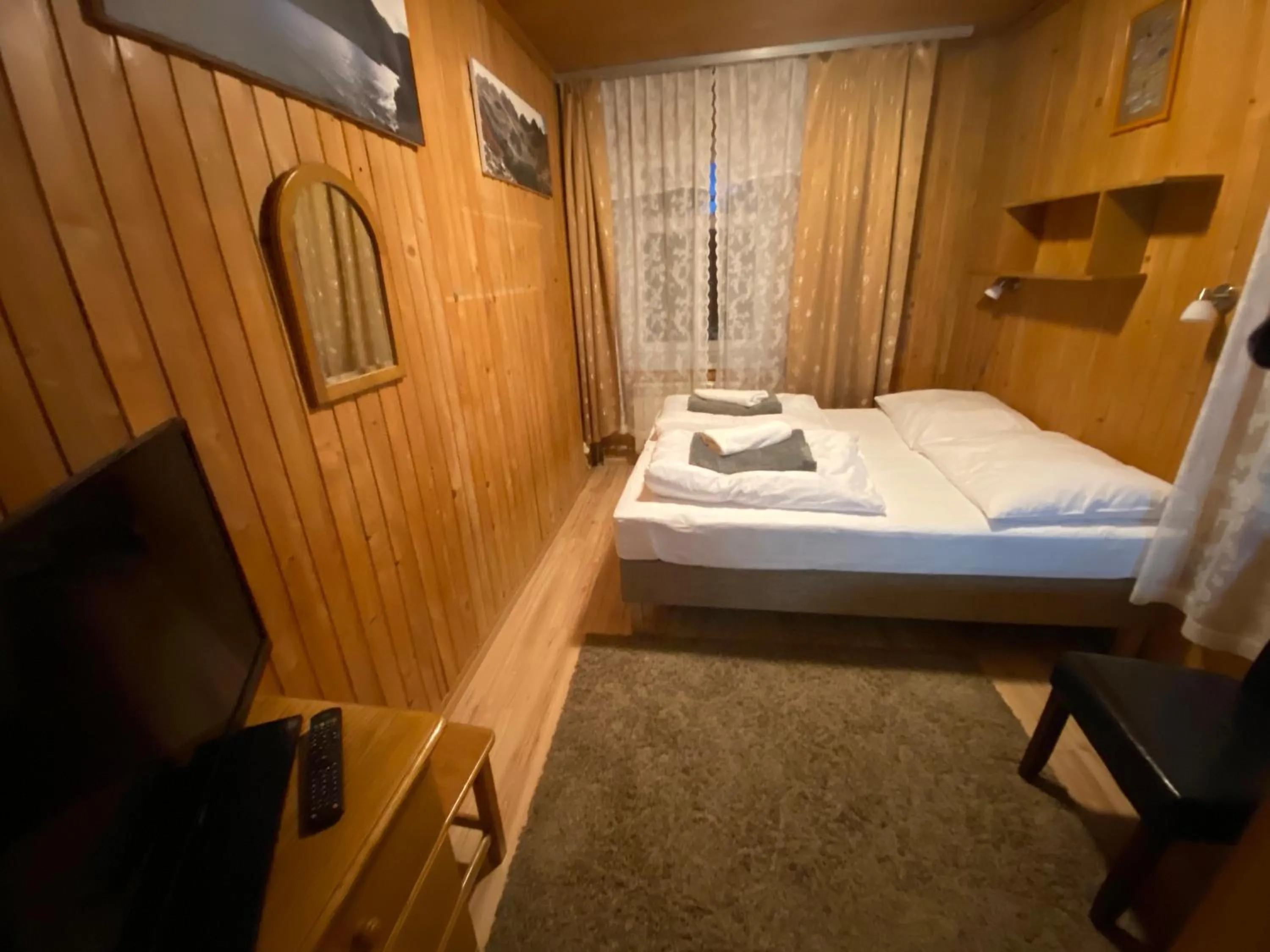 Photo of the whole room, Bed in Rusałka