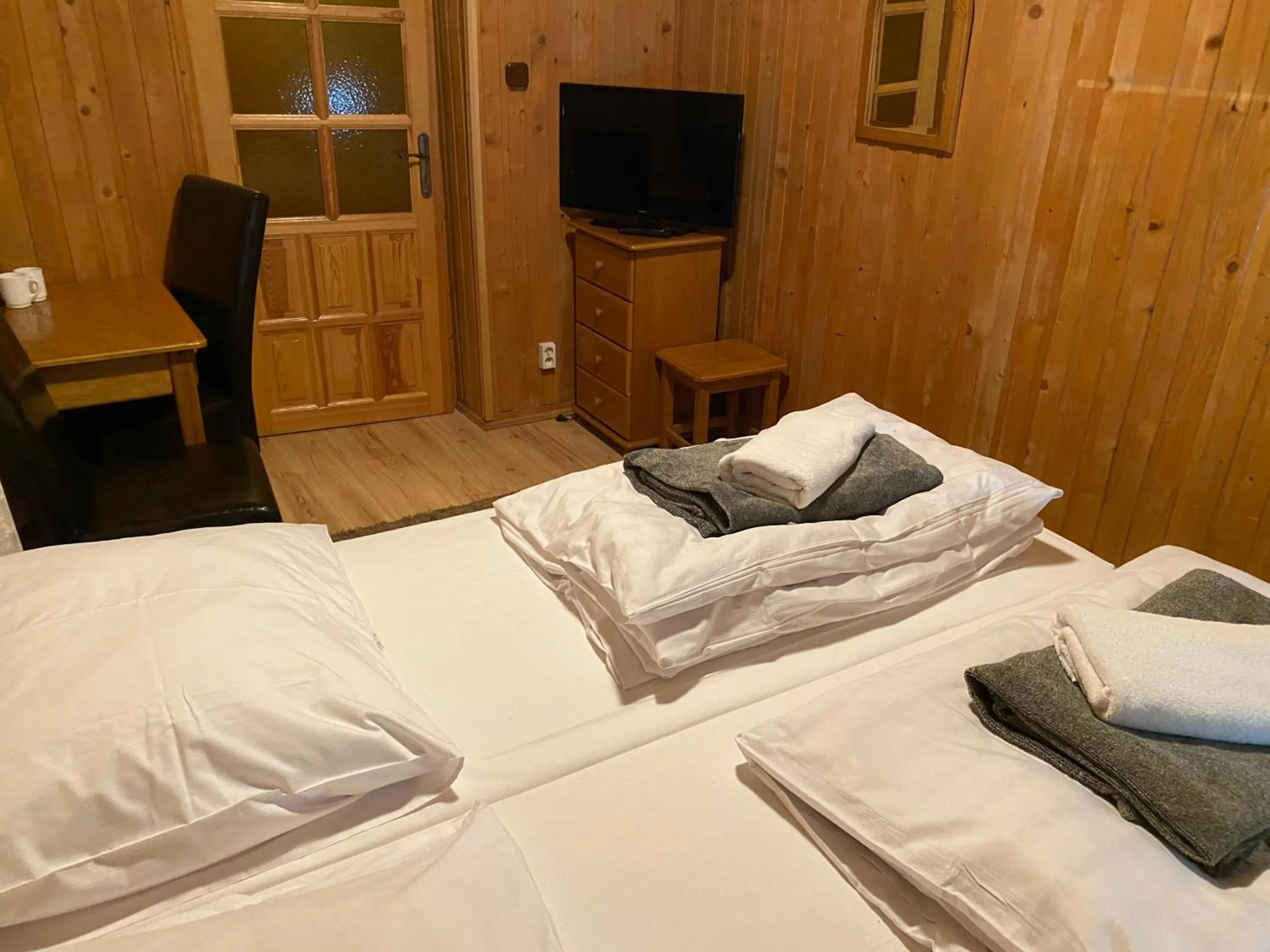 Photo of the whole room, Bed in Rusałka