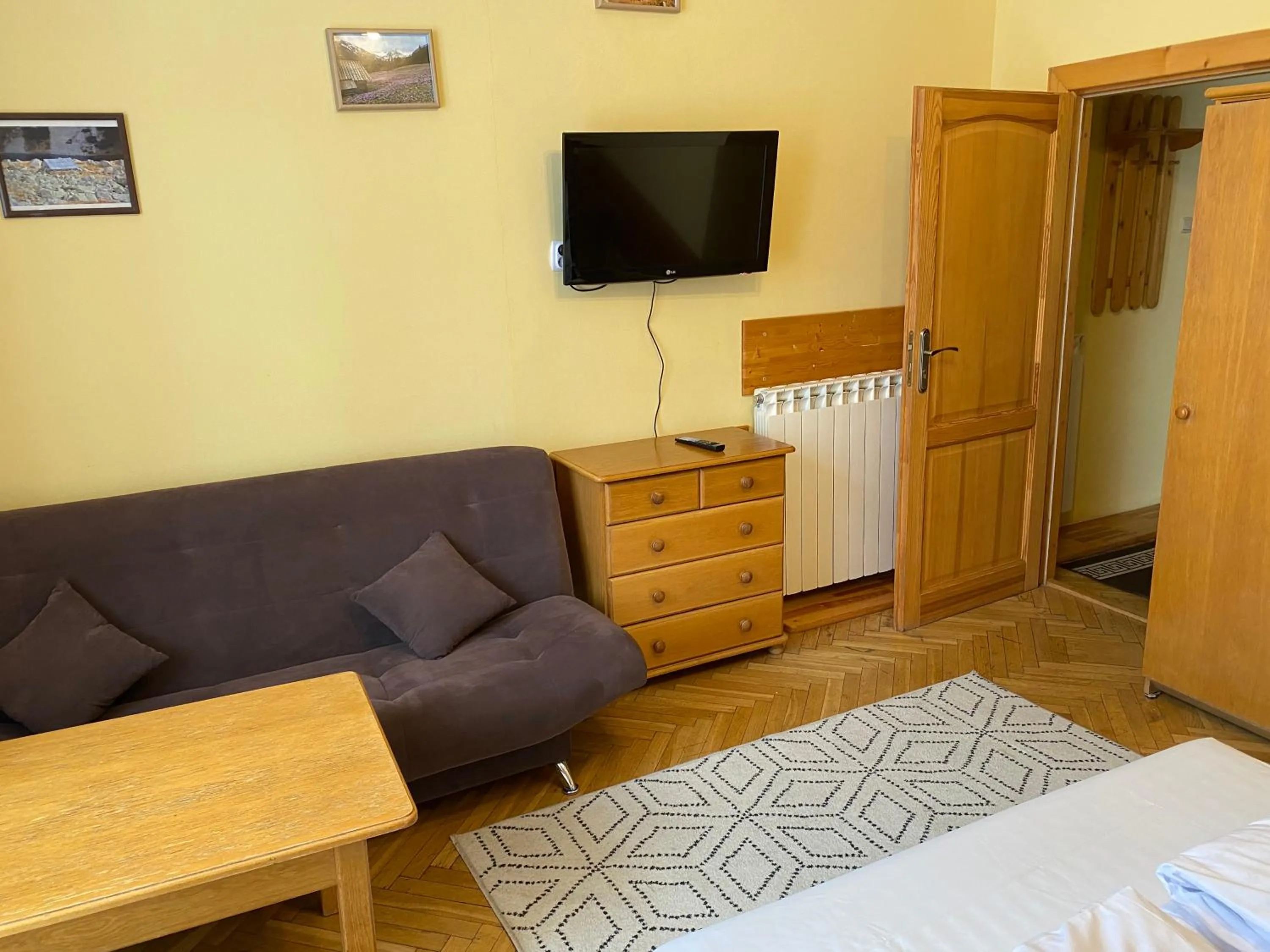 Photo of the whole room, Bed in Rusałka