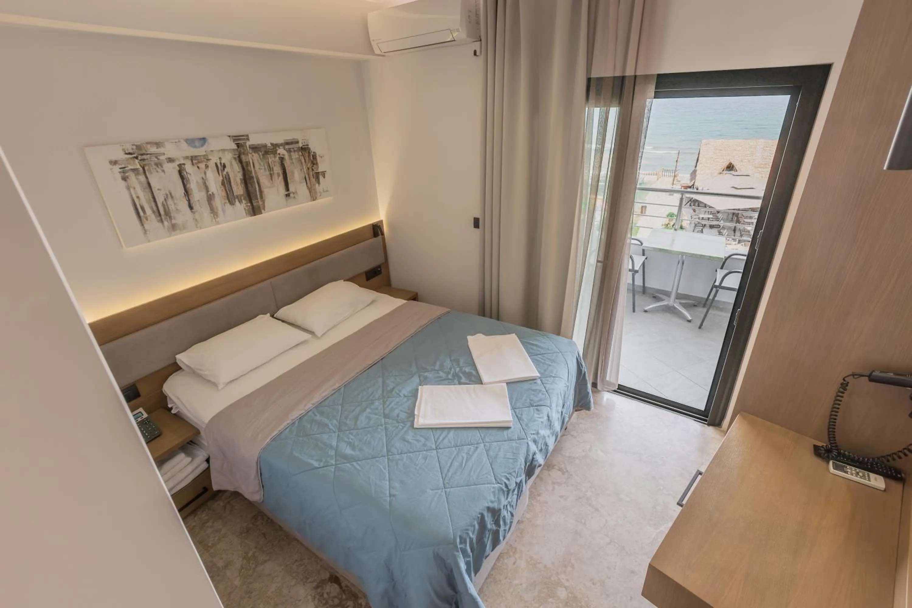 Bed in Hotel Golden Sun