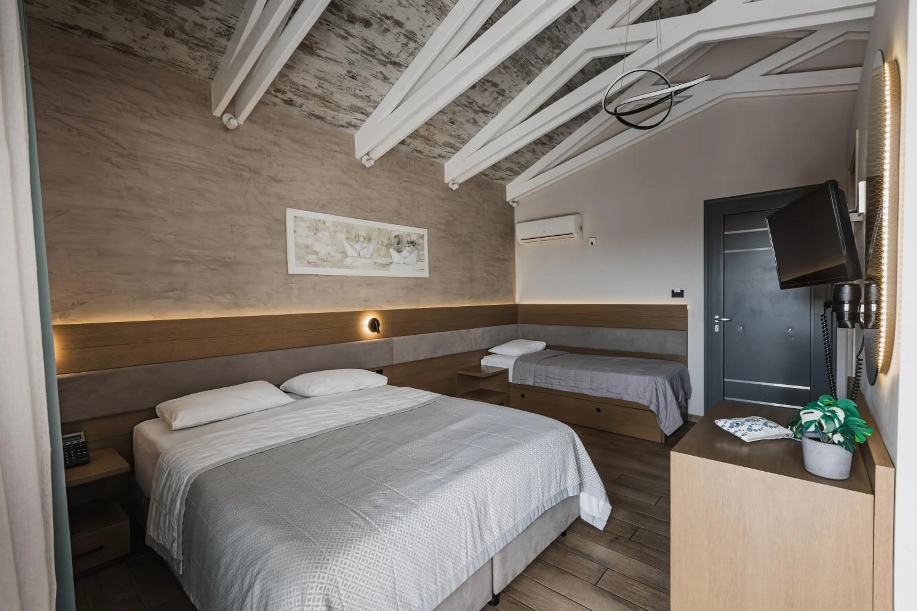 Bed in Hotel Golden Sun