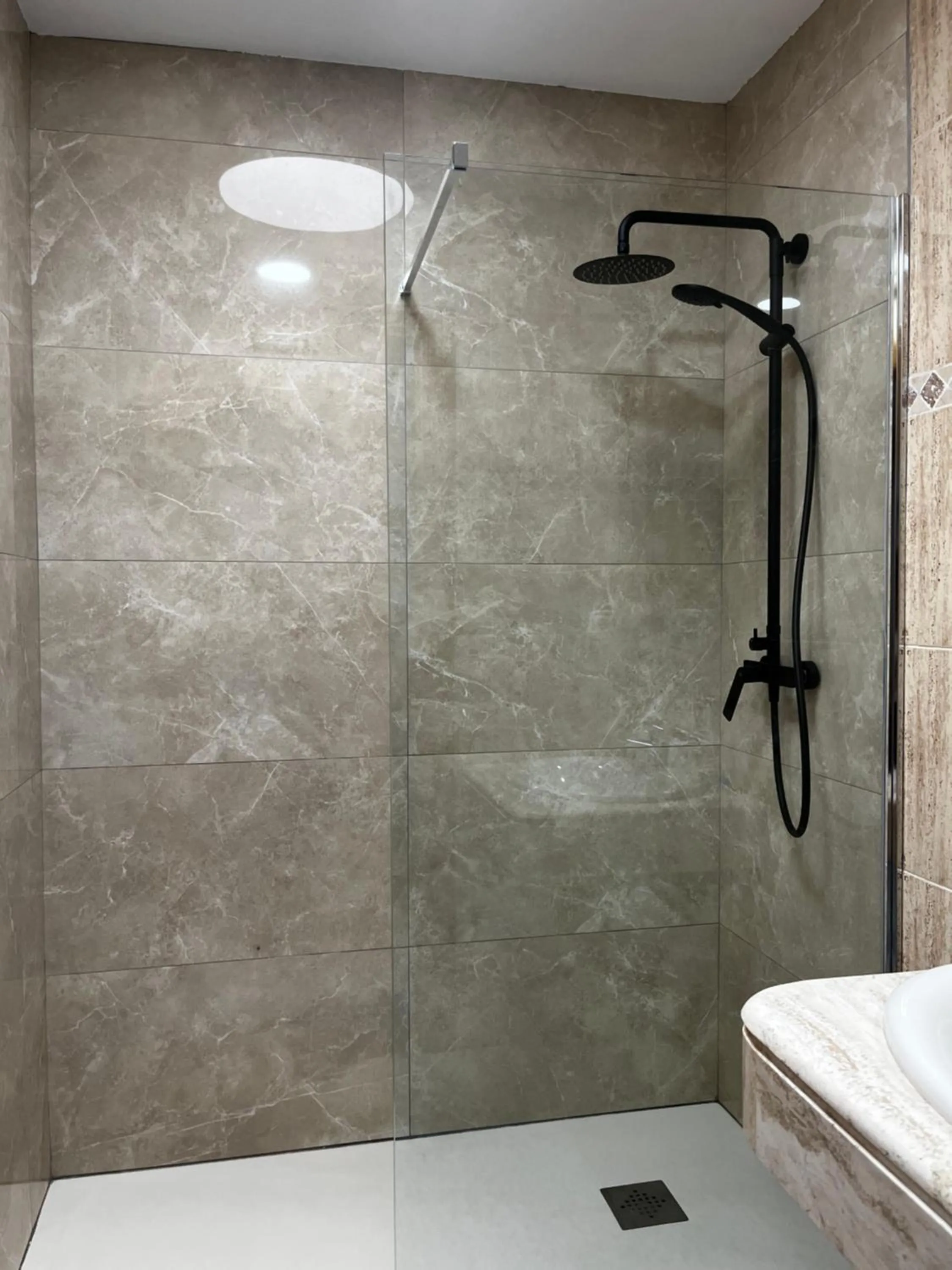 Bathroom in Bayo Lirola Hotel Balisa