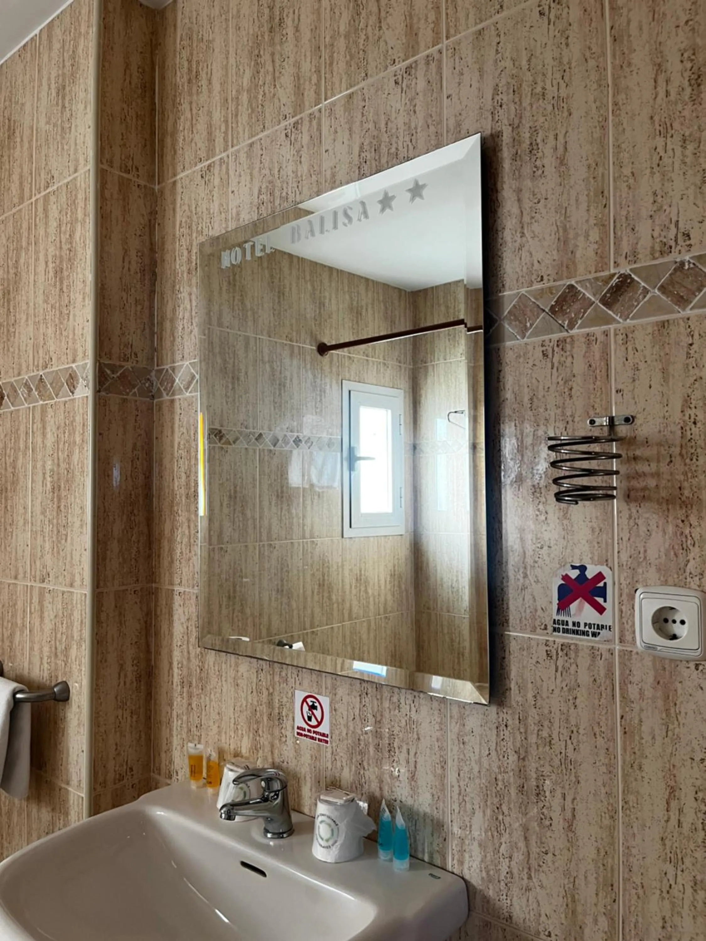 Bathroom in Bayo Lirola Hotel Balisa