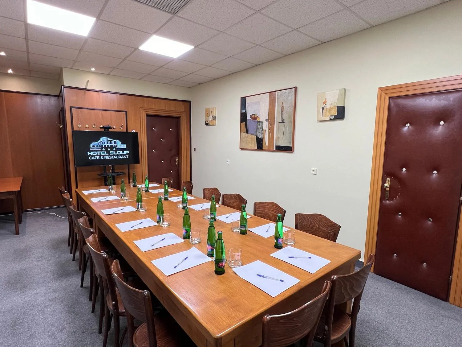 Communal lounge/ TV room in Hotel Sloup