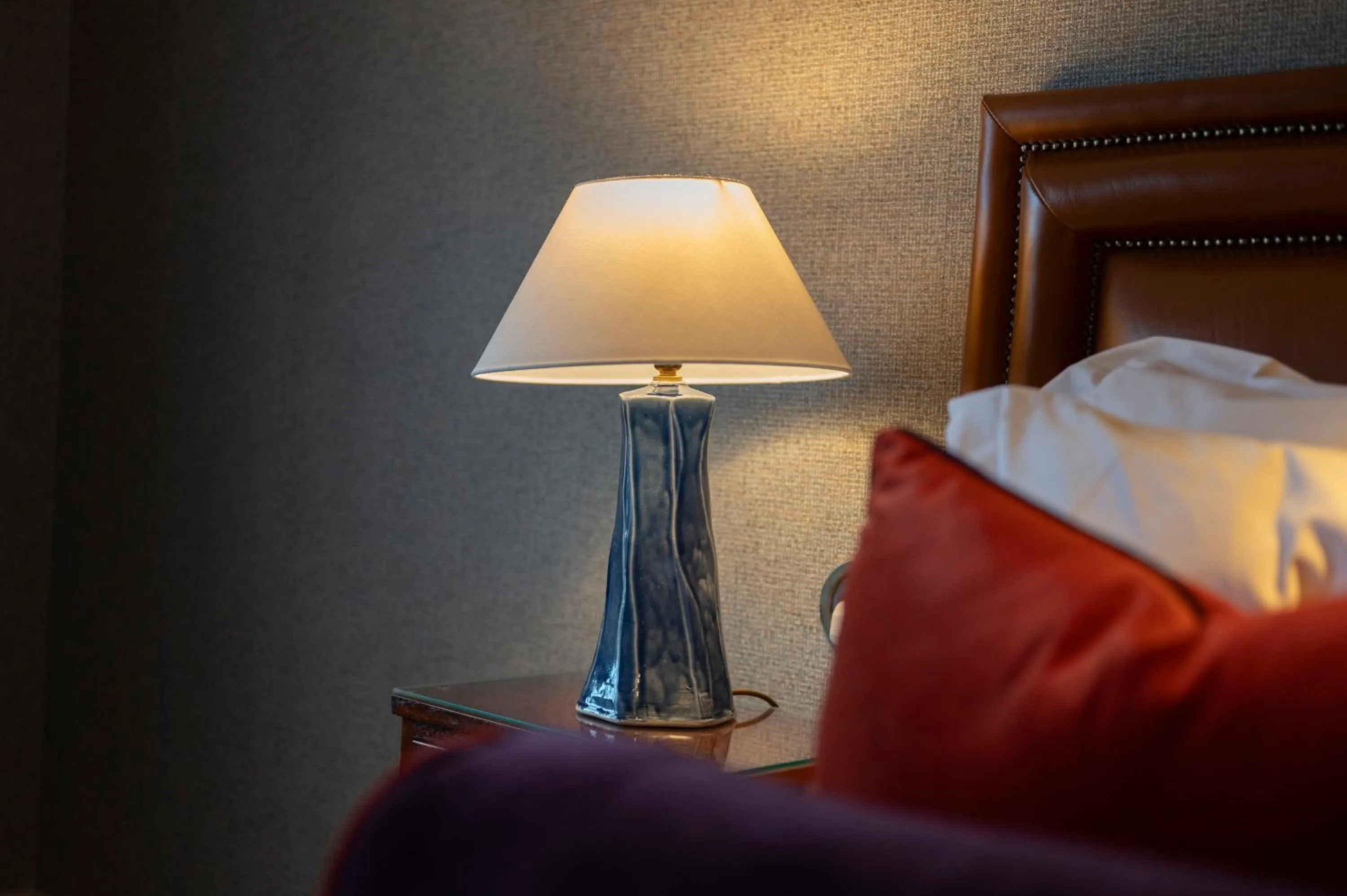 Bed in Knipoch House Hotel