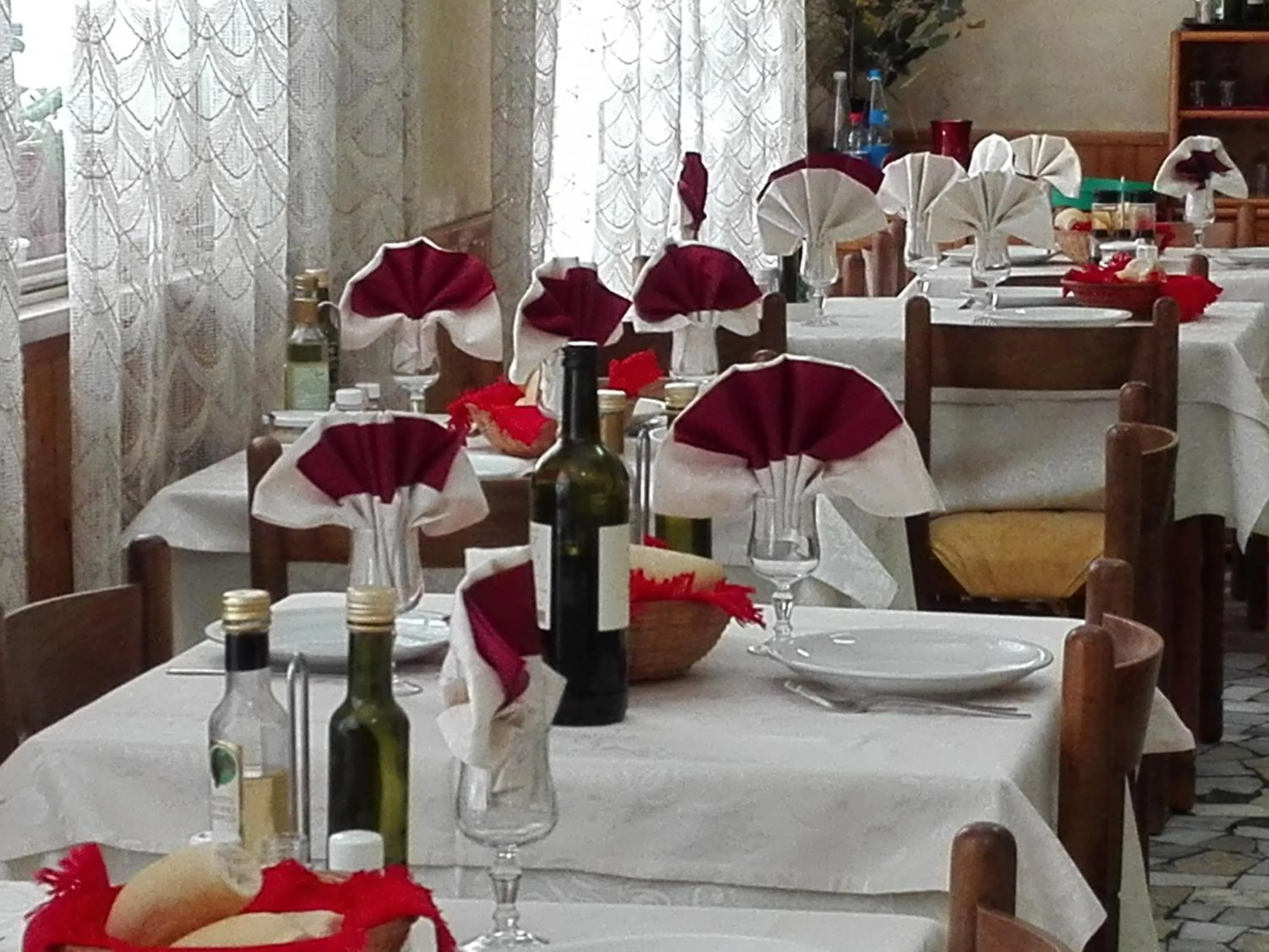 Restaurant/places to eat in Villa Lavinia