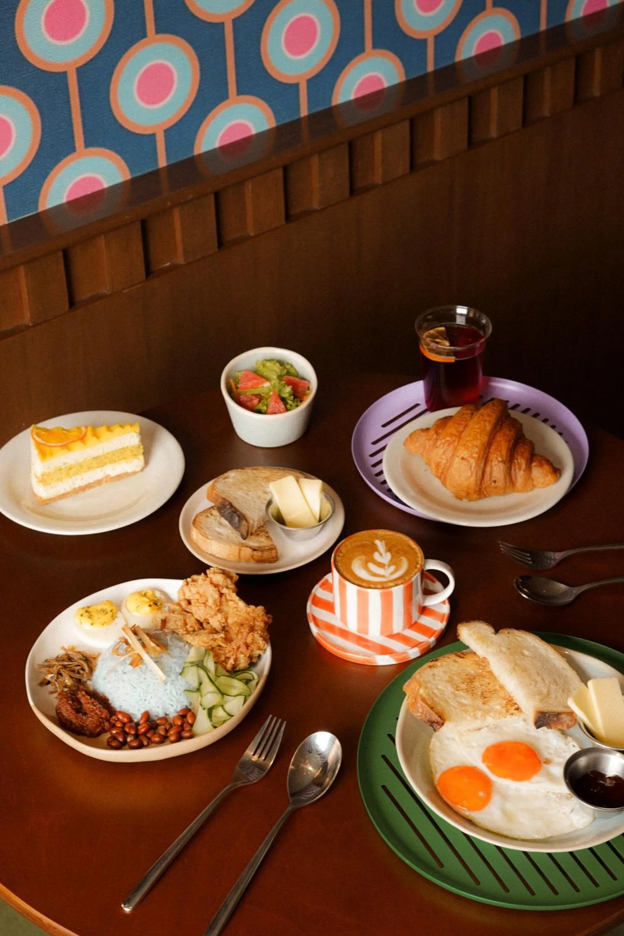 Restaurant/places to eat in The Très Hotel