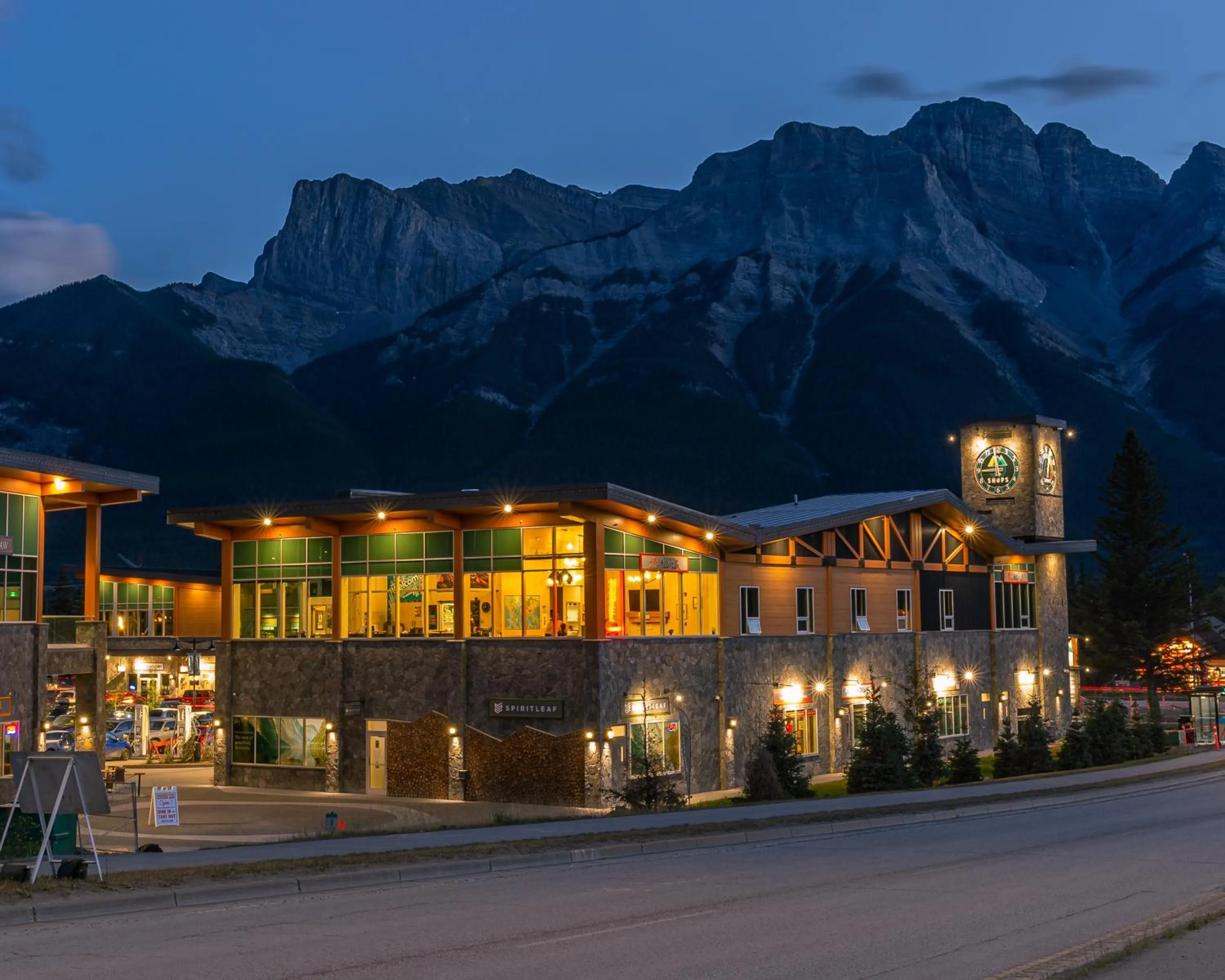 Restaurant/places to eat in Canmore Downtown Hostel