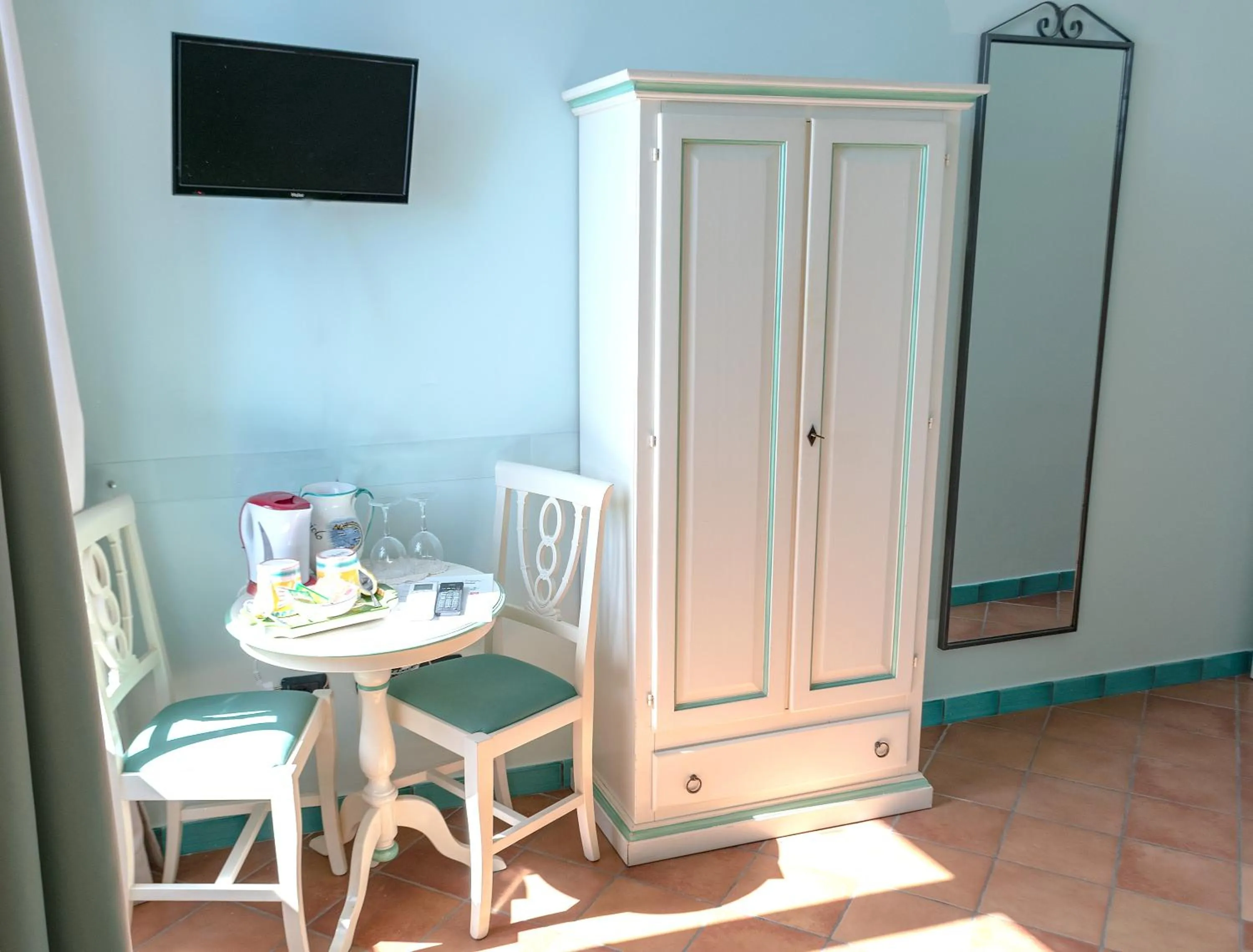 wardrobe in B&B Il Porticciolo di Amalfi