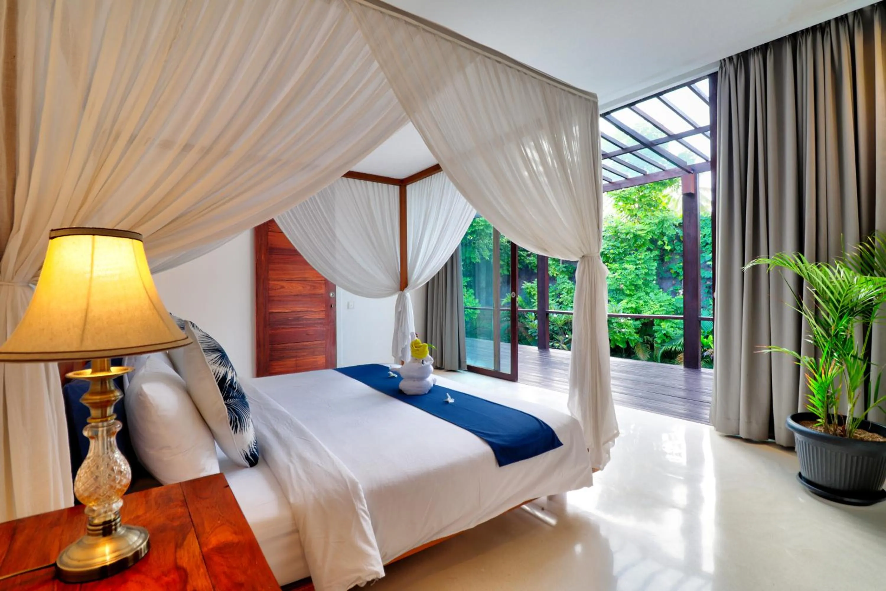 Bed in Beach Axis Villa, Seminyak