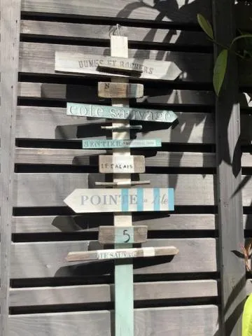 Patio in LE BEAU REPAIRE, chambres d'hôtes, quartier historique, 1 à 3 chambres, étage indépendant