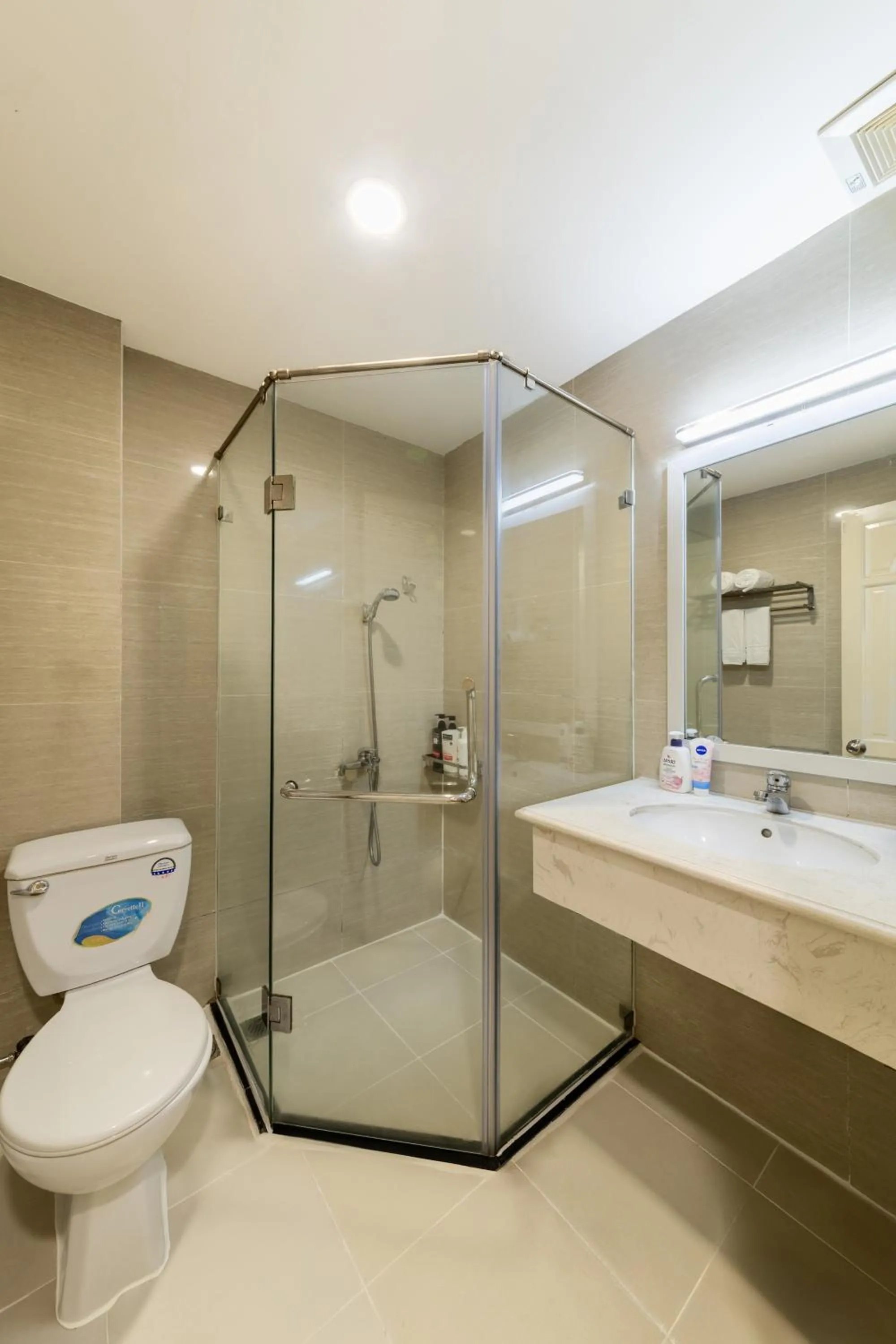 Bathroom in A25 Hotel - 274 Đề Thám