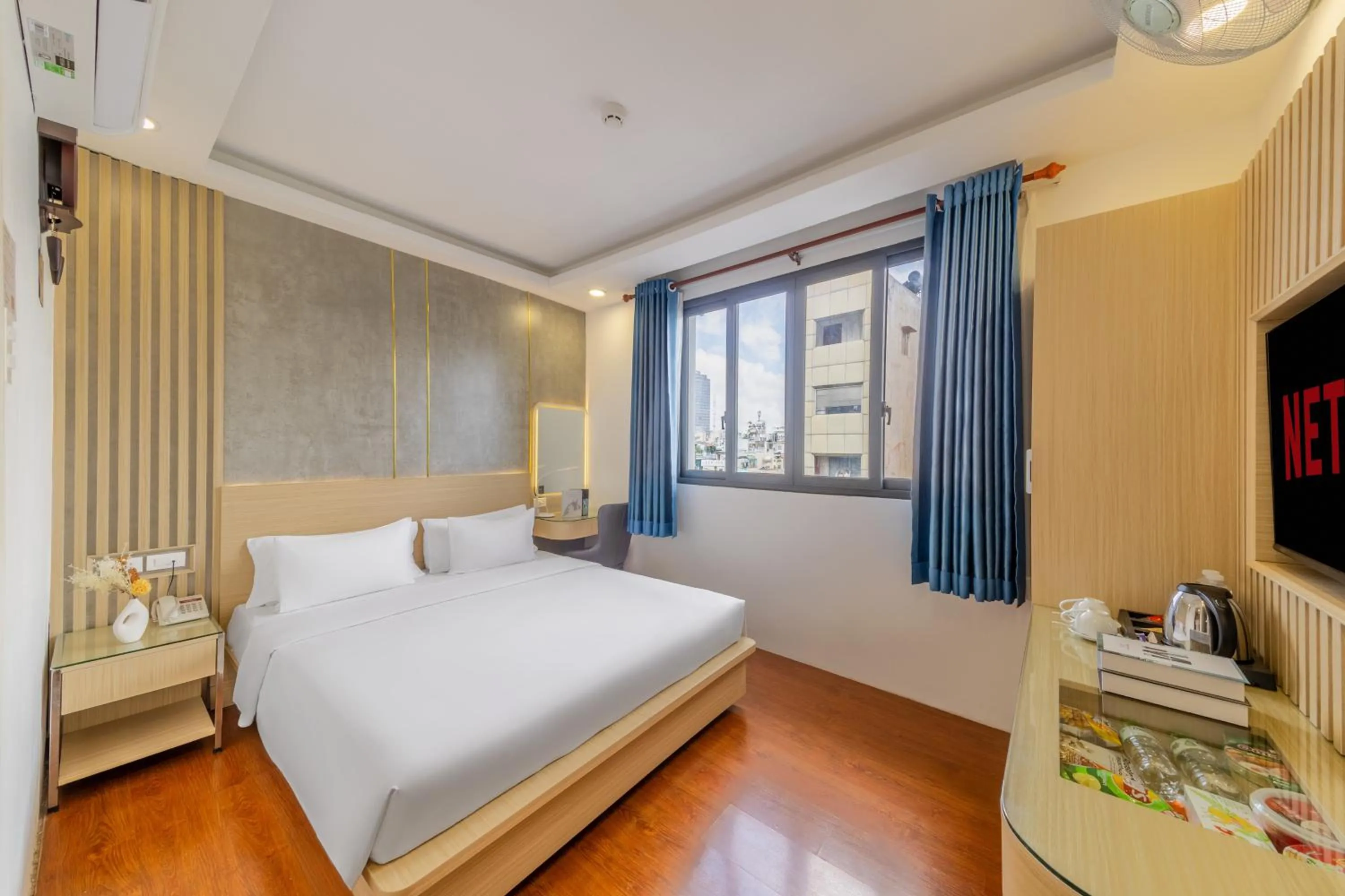 Bedroom, Bed in A25 Hotel - 274 Đề Thám