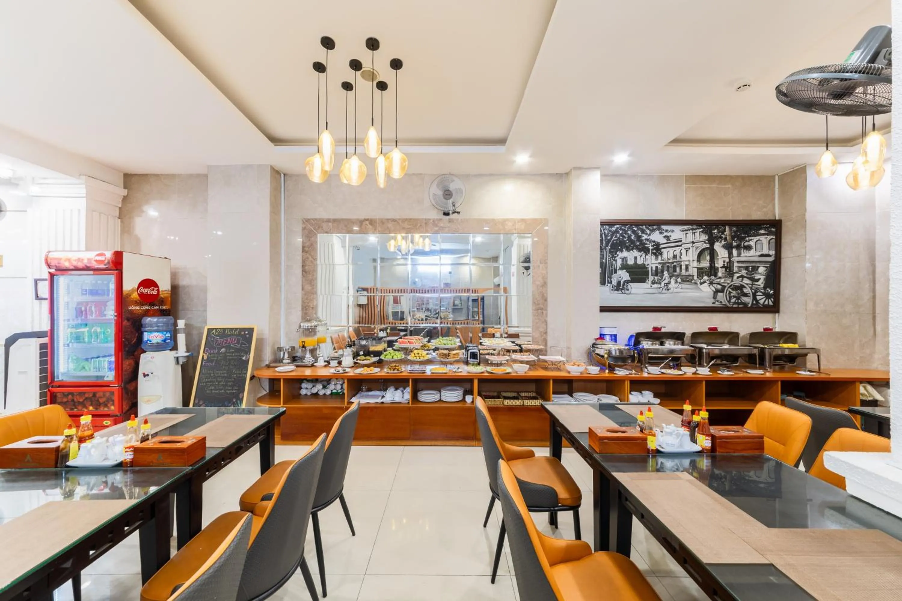 Restaurant/places to eat in A25 Hotel - 274 Đề Thám