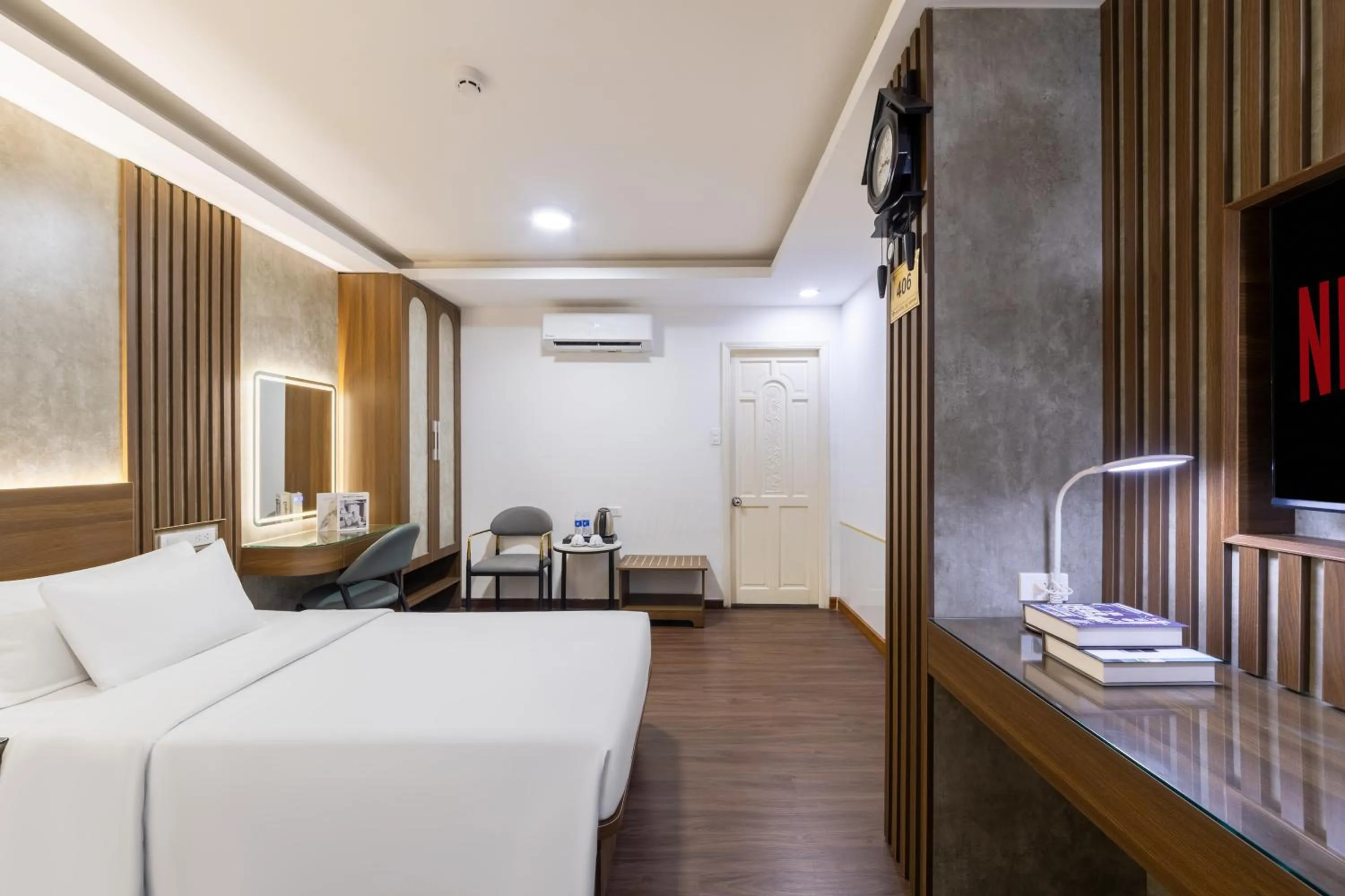 Bedroom, Bed in A25 Hotel - 274 Đề Thám