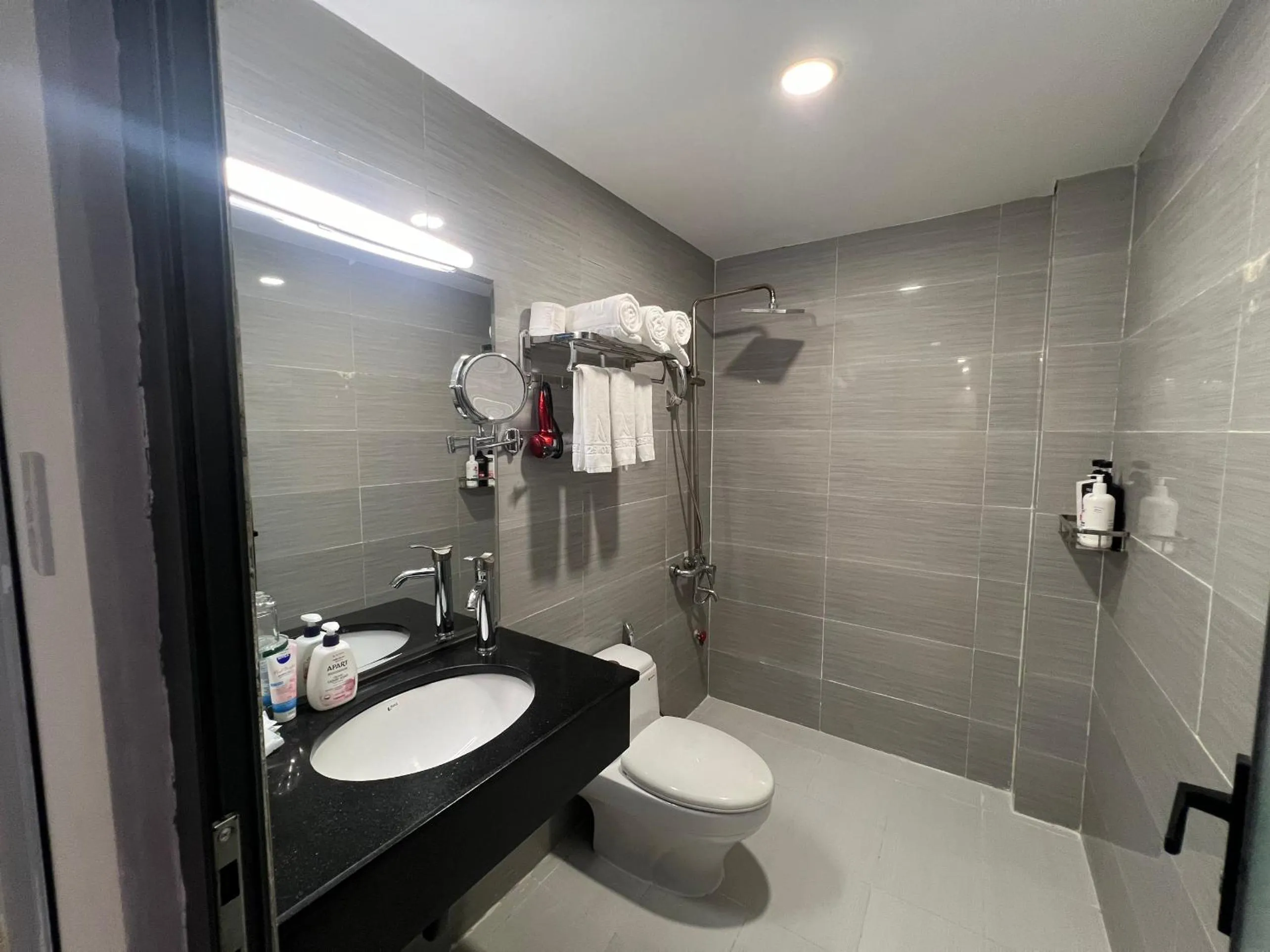 Toilet in A25 Hotel - 274 Đề Thám