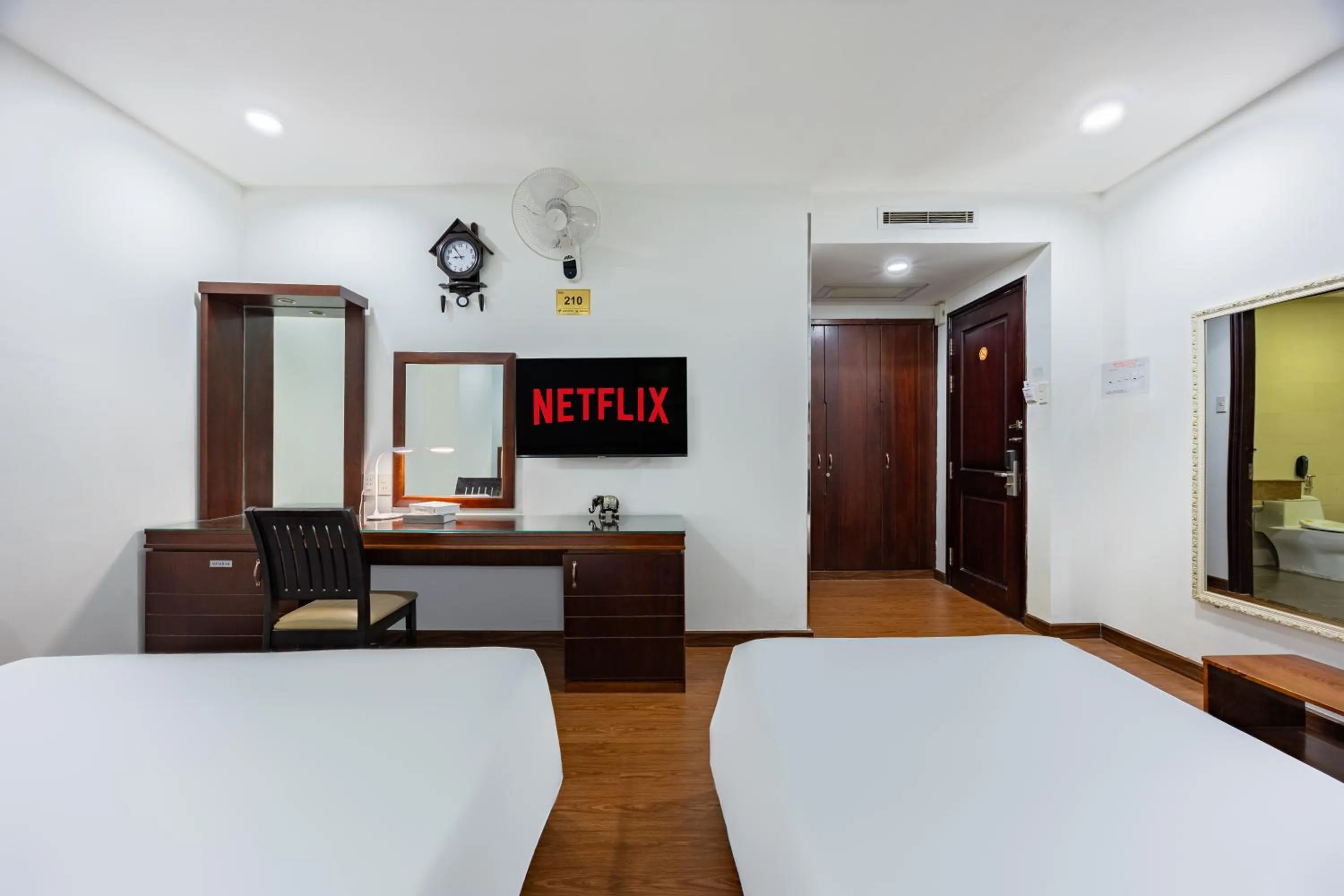 Bed in A25 Hotel - 180 Nguyễn Trãi