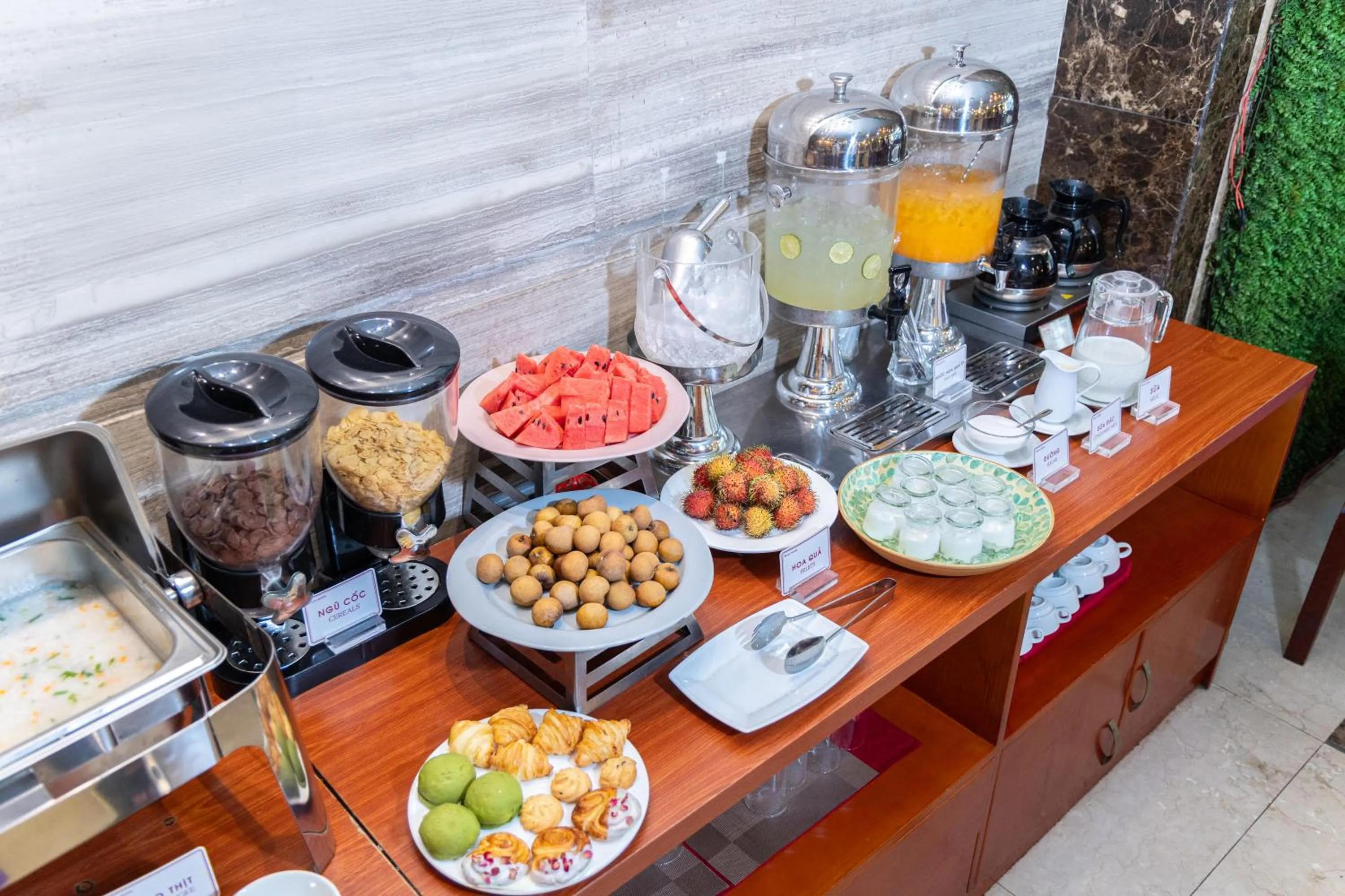 Breakfast in A25 Hotel - 180 Nguyễn Trãi