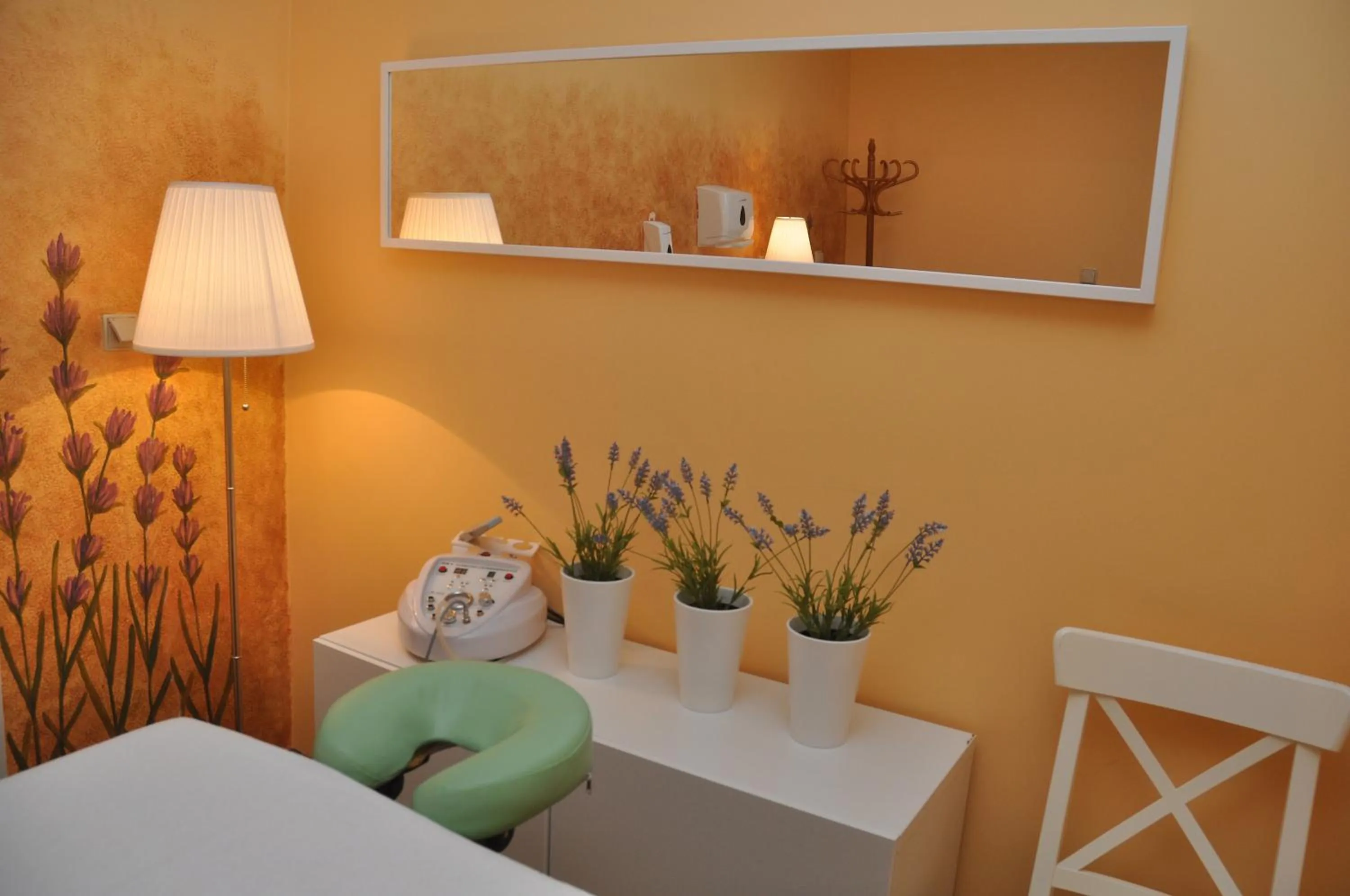 Decorative detail, Bed in Hotel Alpejski