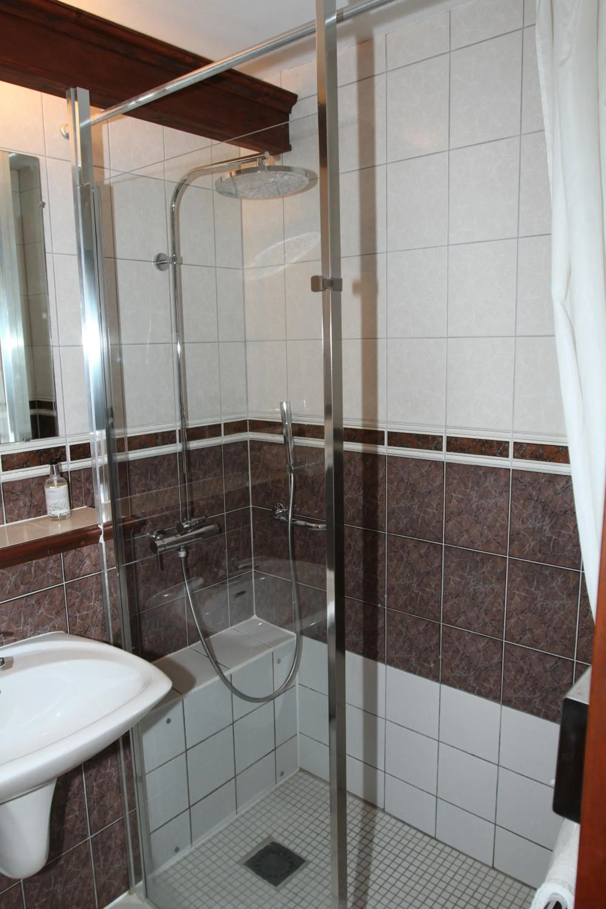 Shower in Hotel Royal Albion