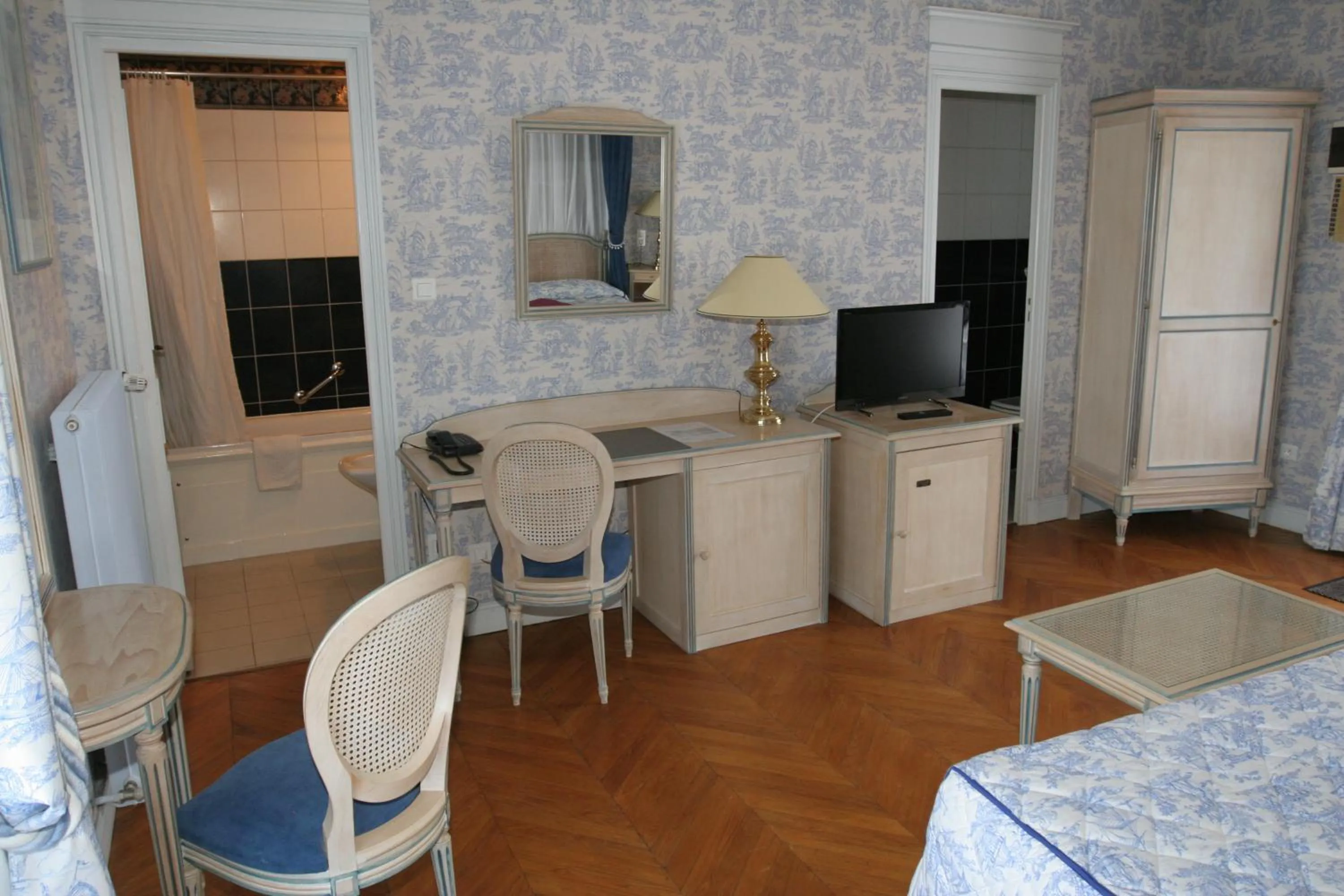 TV and multimedia in Hotel Royal Albion