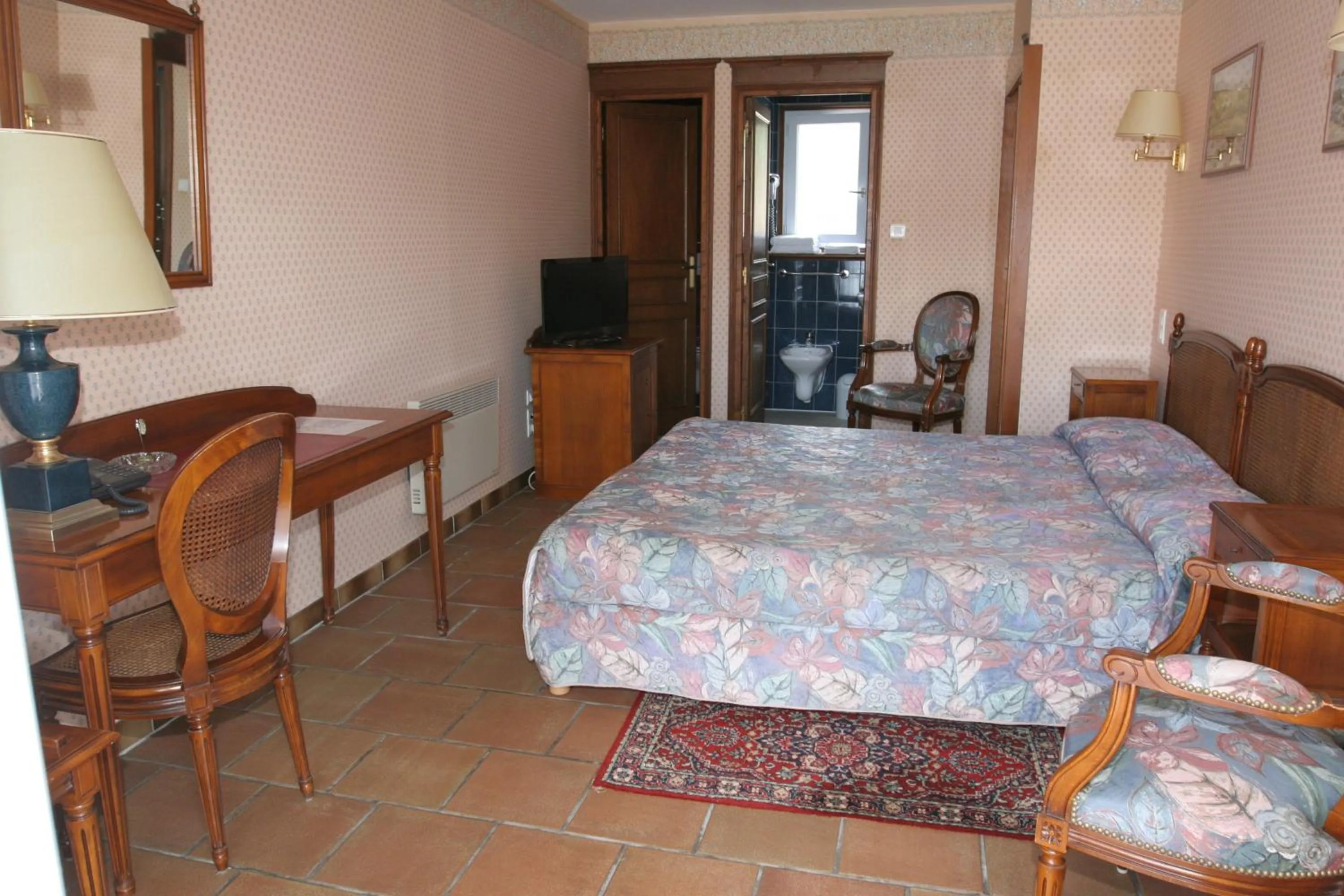 Photo of the whole room, Bed in Hotel Royal Albion