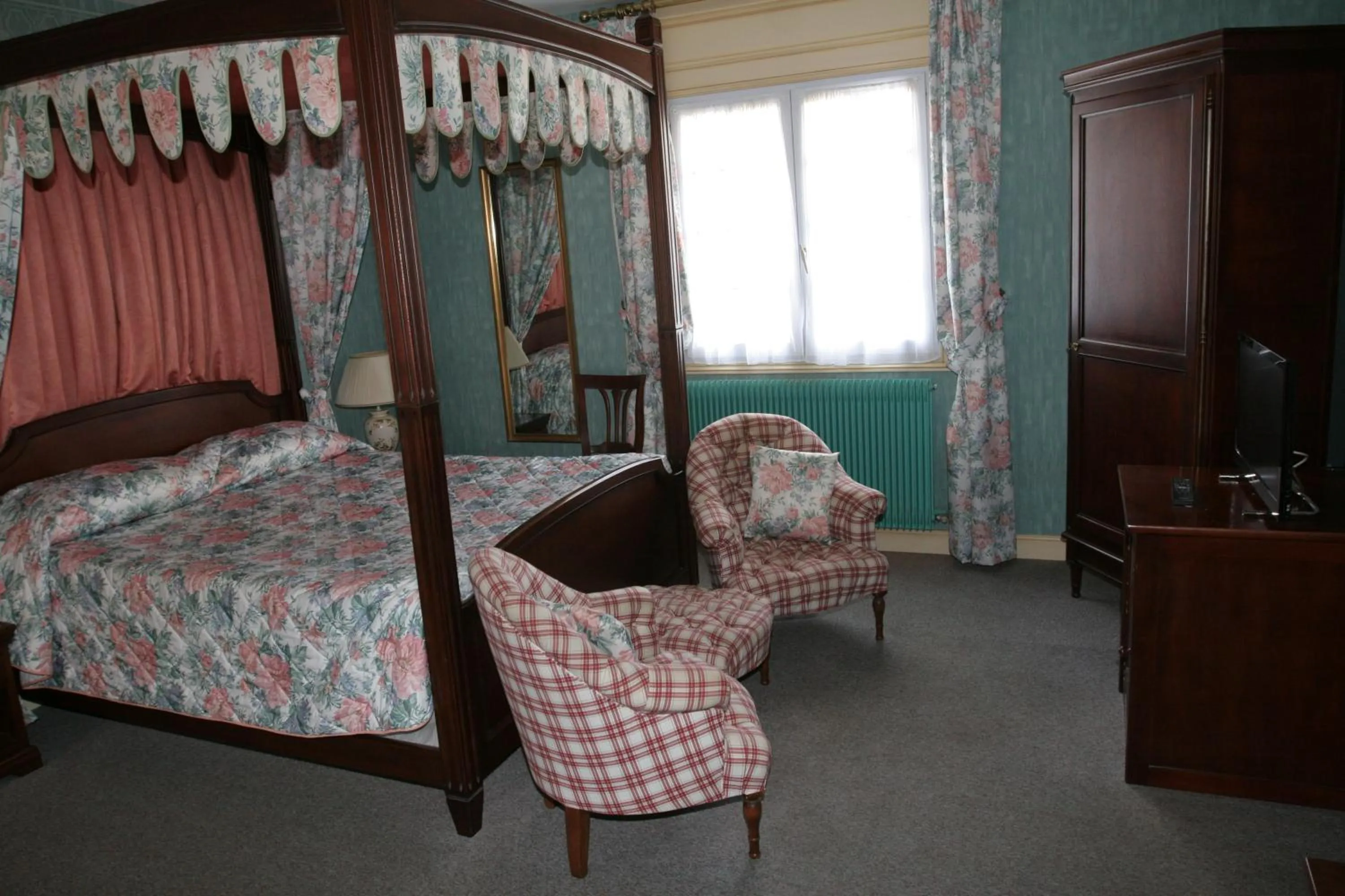 Photo of the whole room, Bed in Hotel Royal Albion