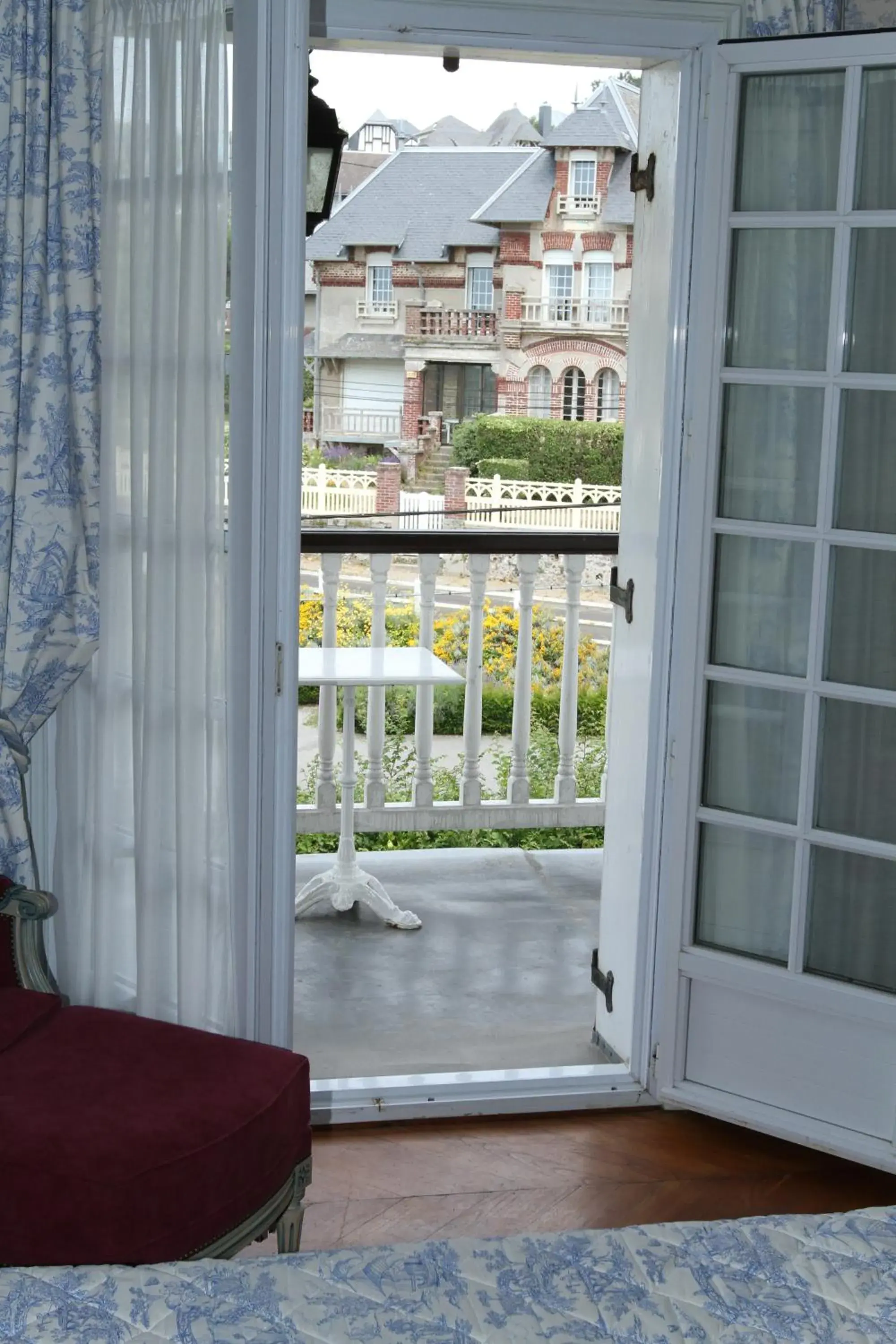 Double Room with Balcony and Sea View in Hotel Royal Albion Double Room with Balcony and Sea View in Hotel Royal Albion