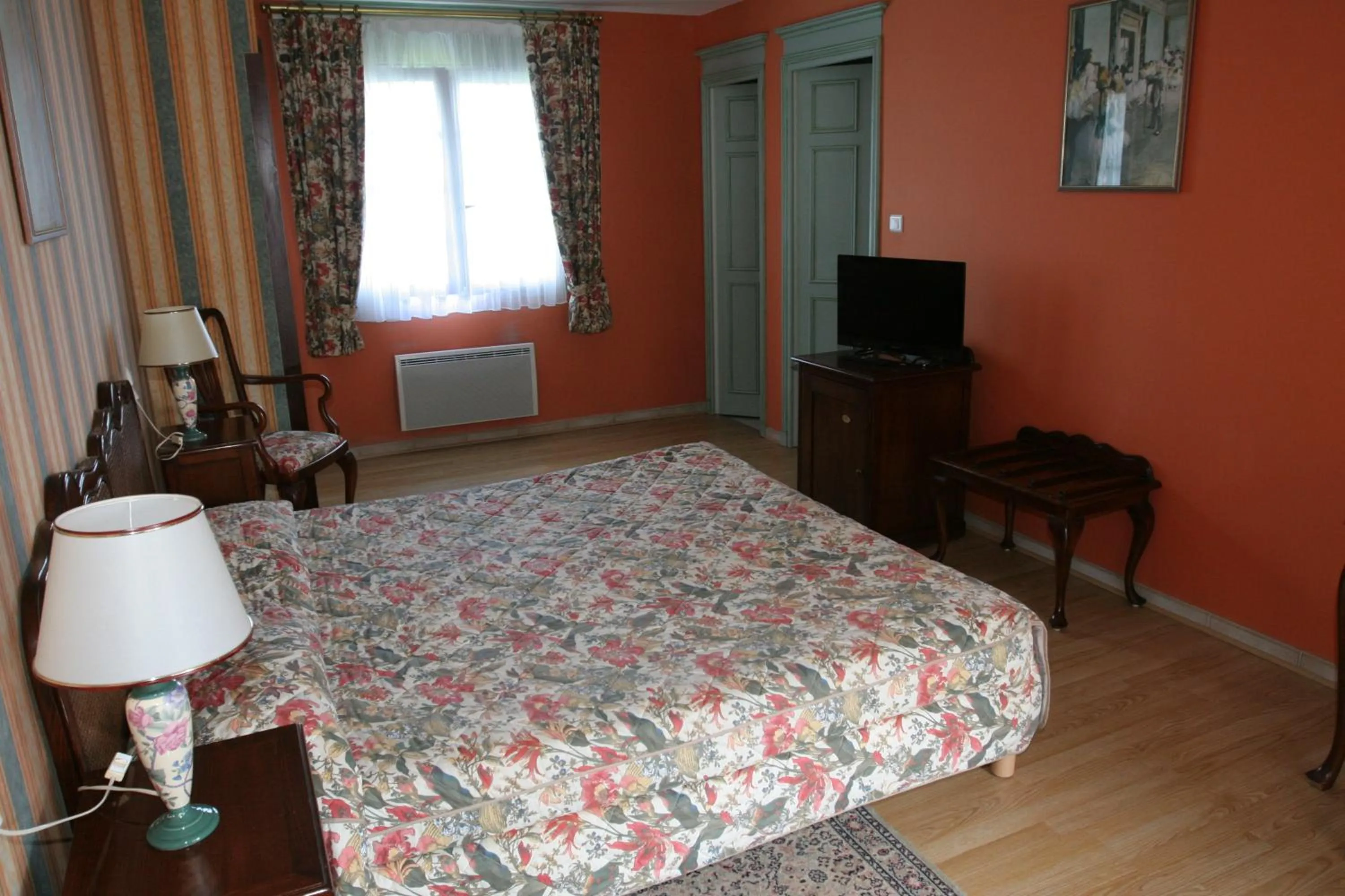 Photo of the whole room, Bed in Hotel Royal Albion