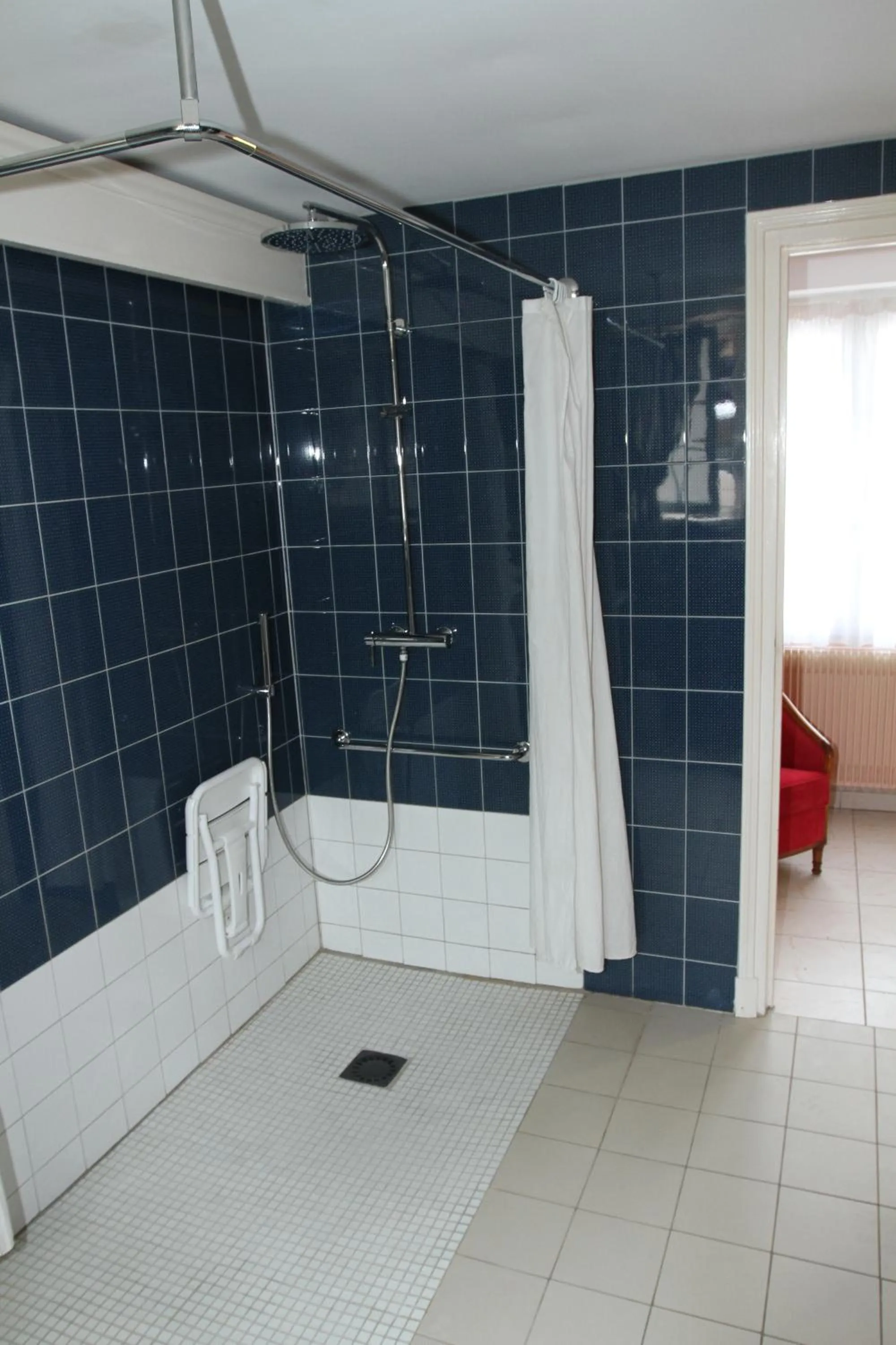 Shower in Hotel Royal Albion