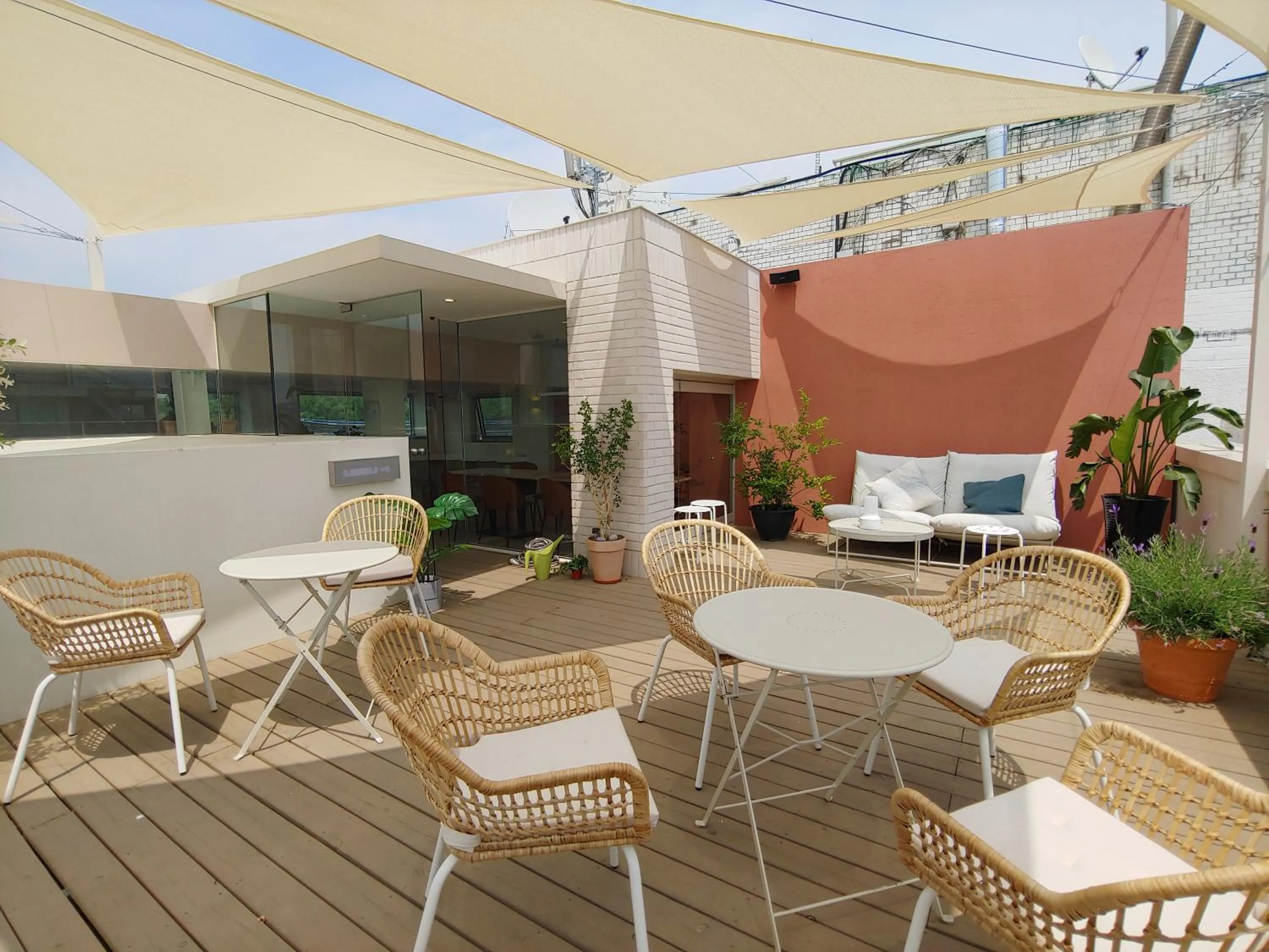 Tong Tong Petit Hotel