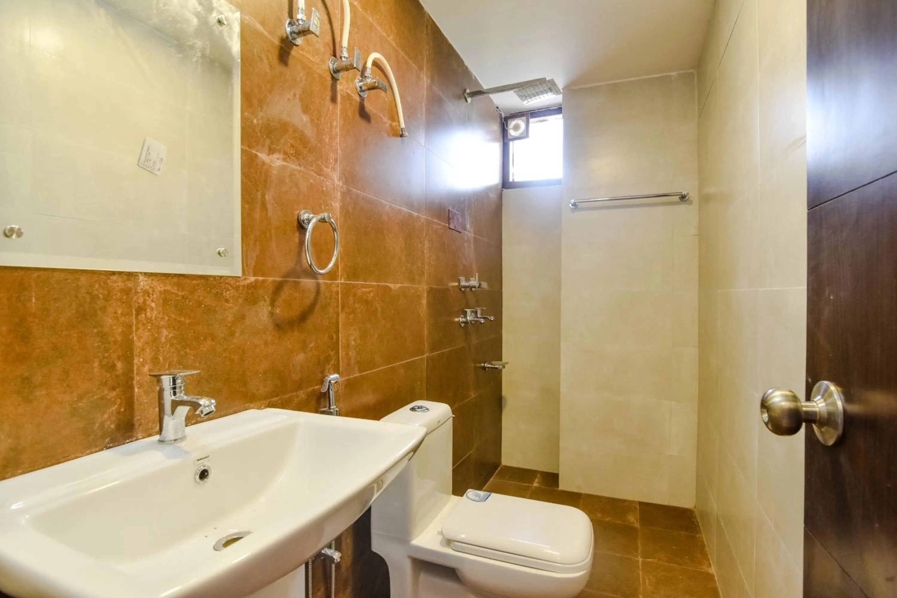 Bathroom in ShriGo Hotel Kaithli Hills Shimla